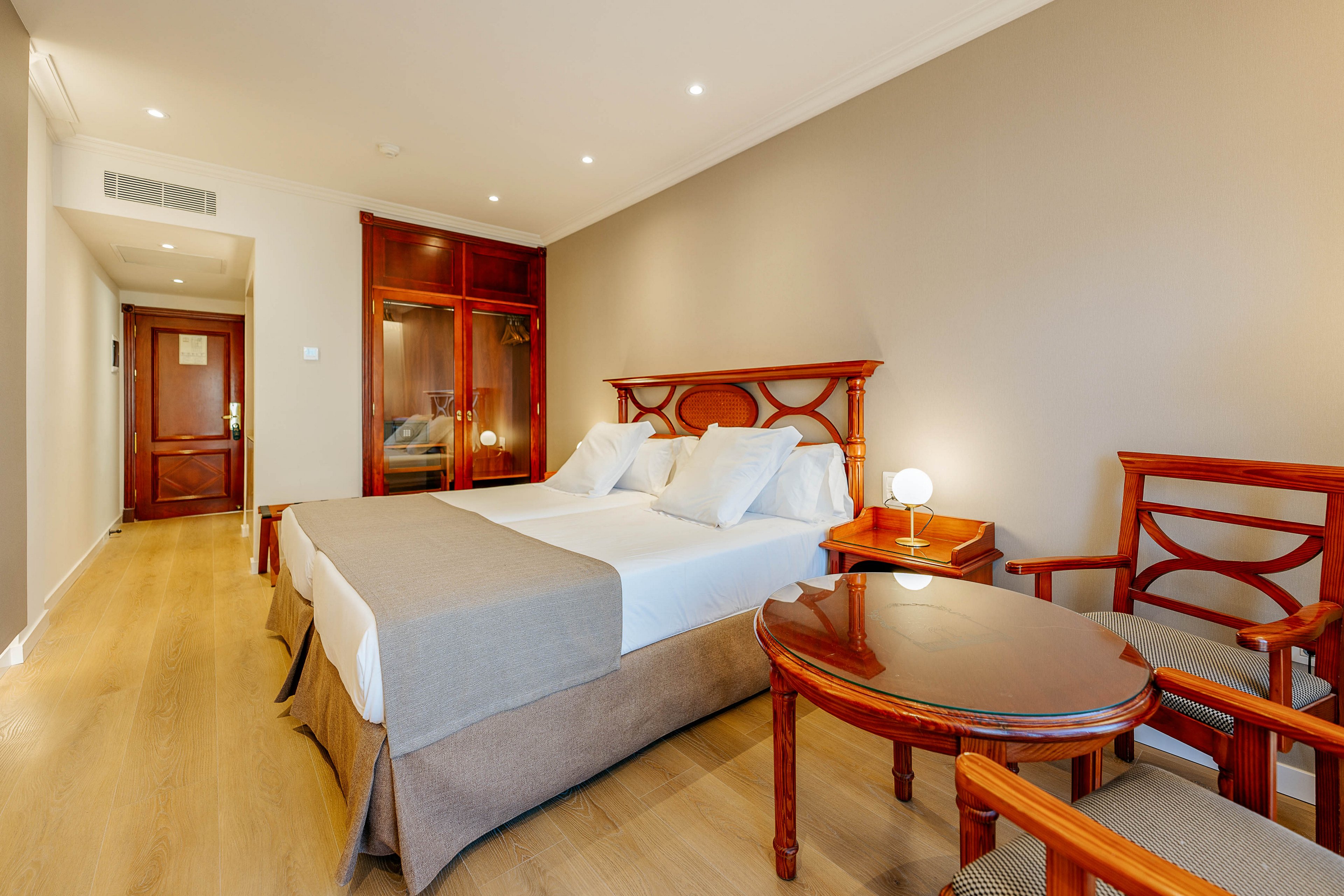 Hotel Reveron Plaza