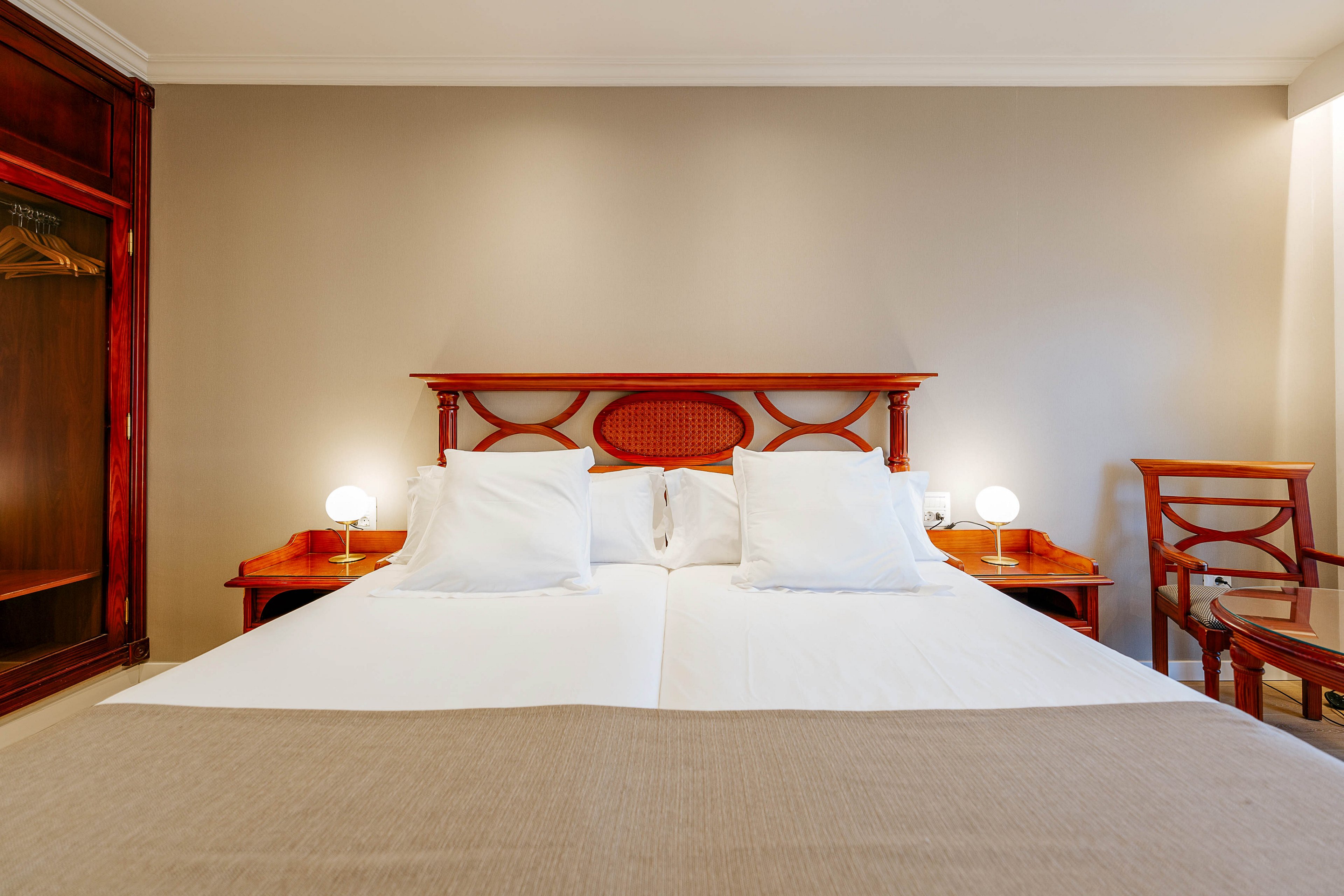 Hotel Reveron Plaza