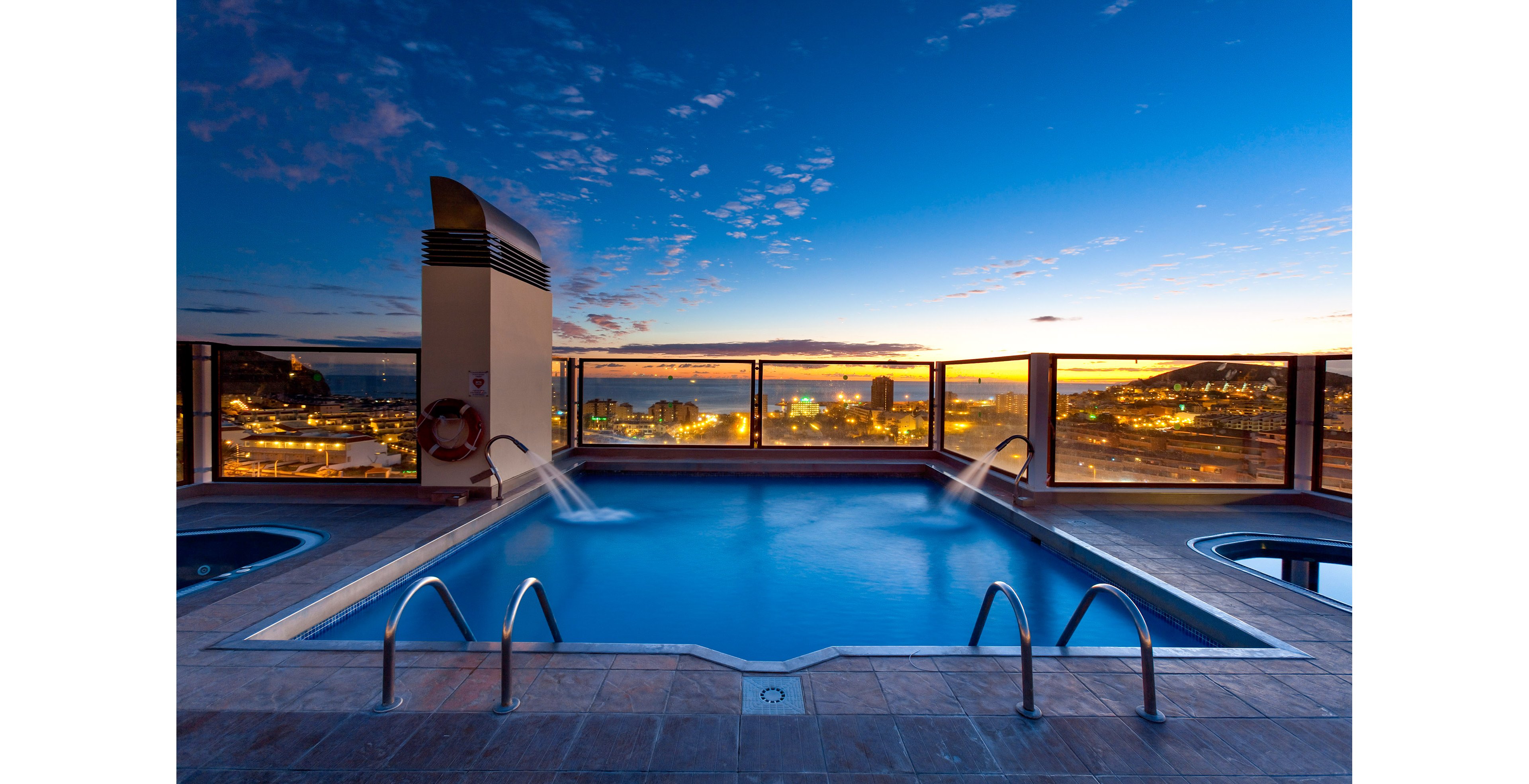 Paradise Park Fun Lifestyle Hotel