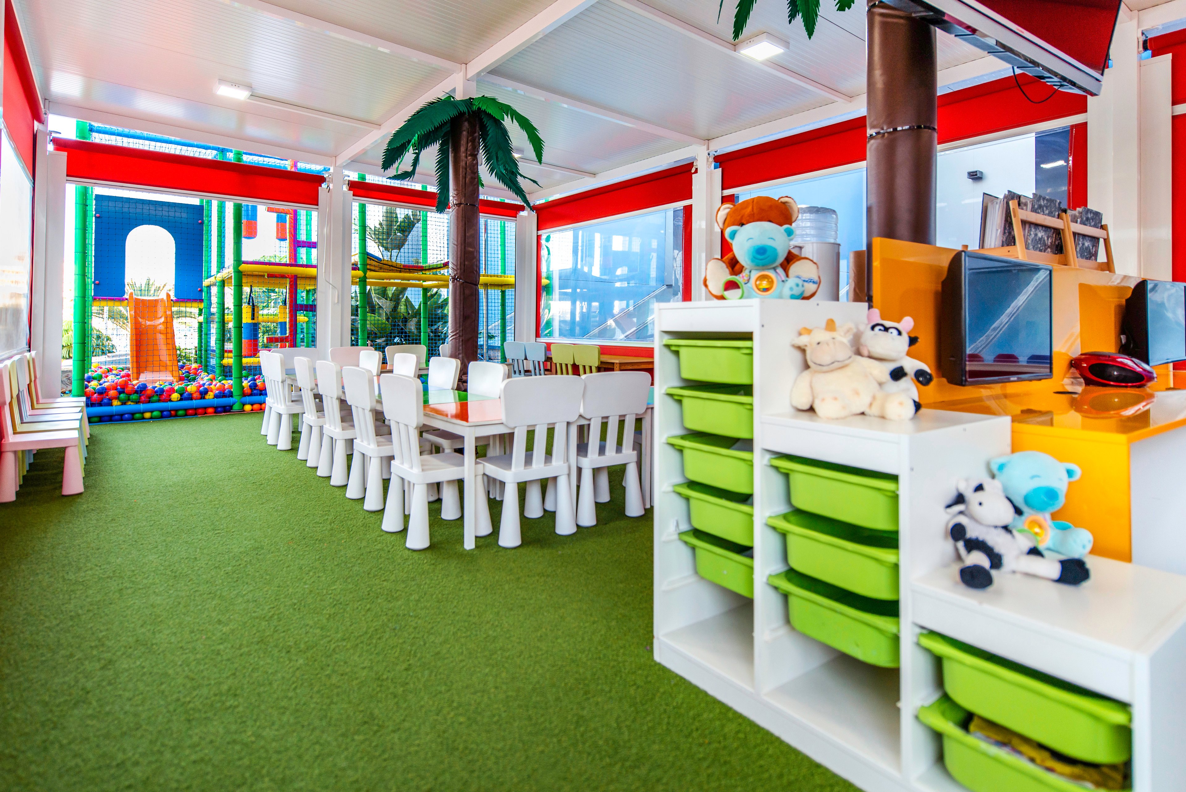 Paradise Park Fun Lifestyle Hotel