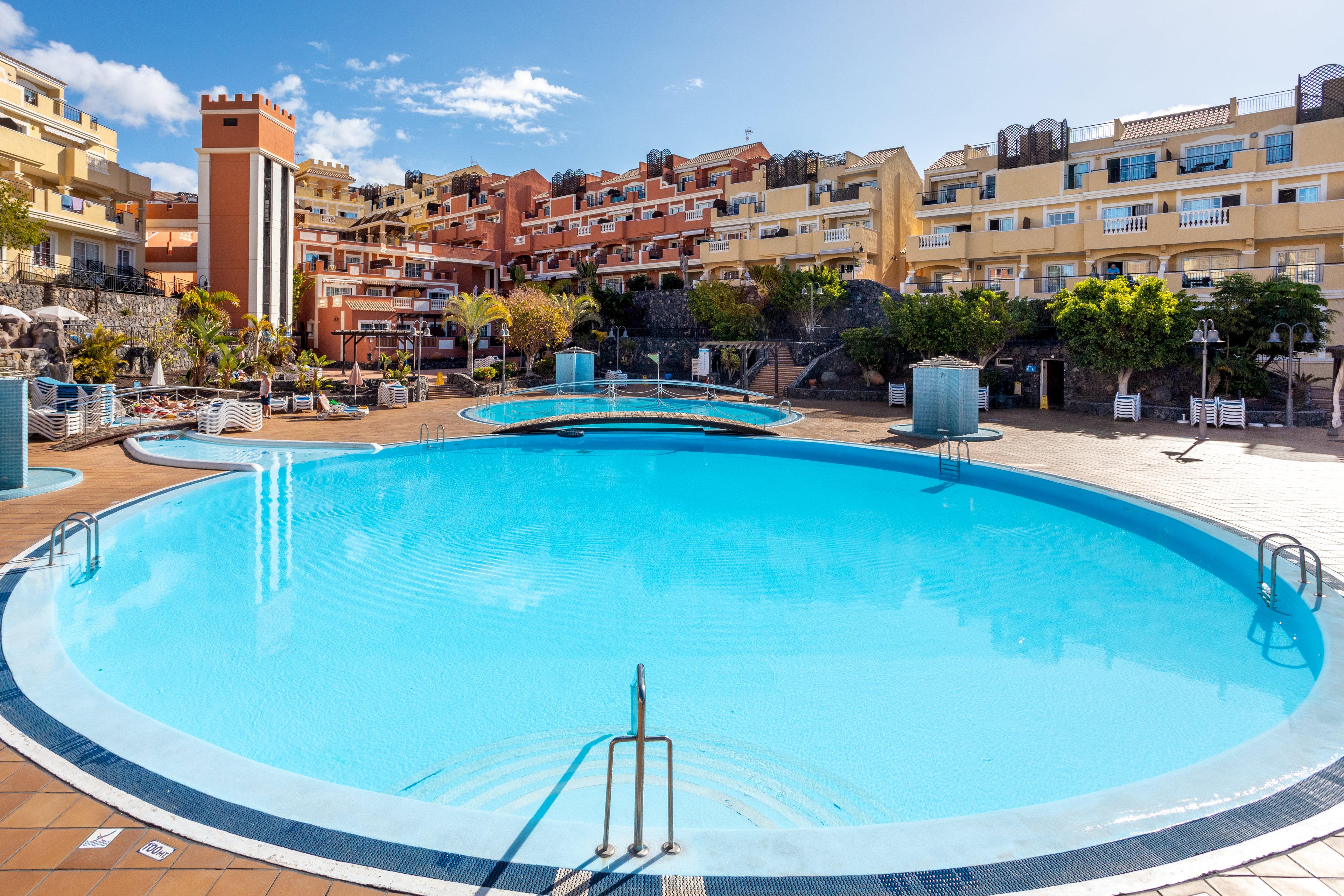 Granada Park Apartments & Siam Park Waterpark