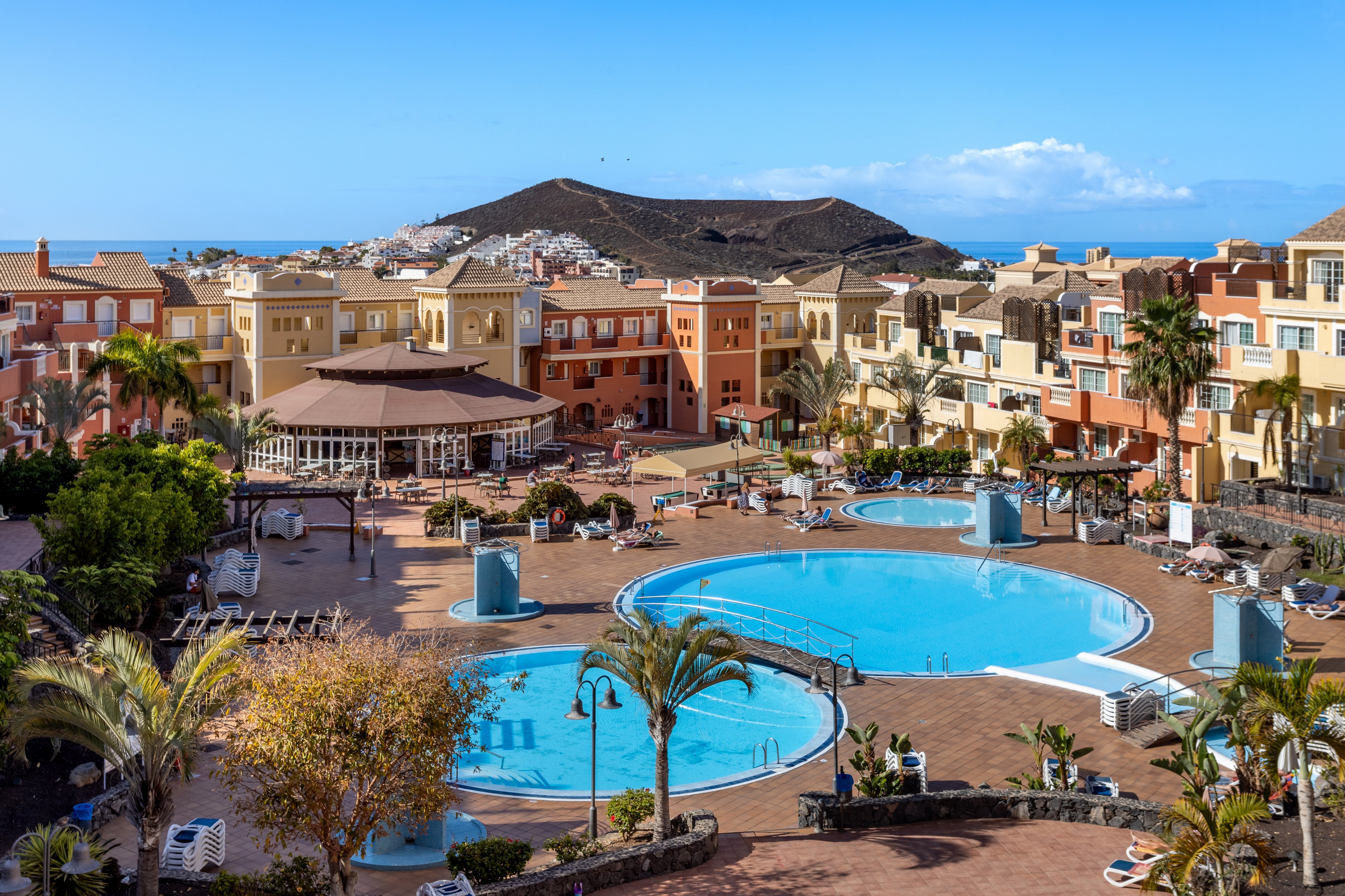 Granada Park Apartments & Siam Park Waterpark