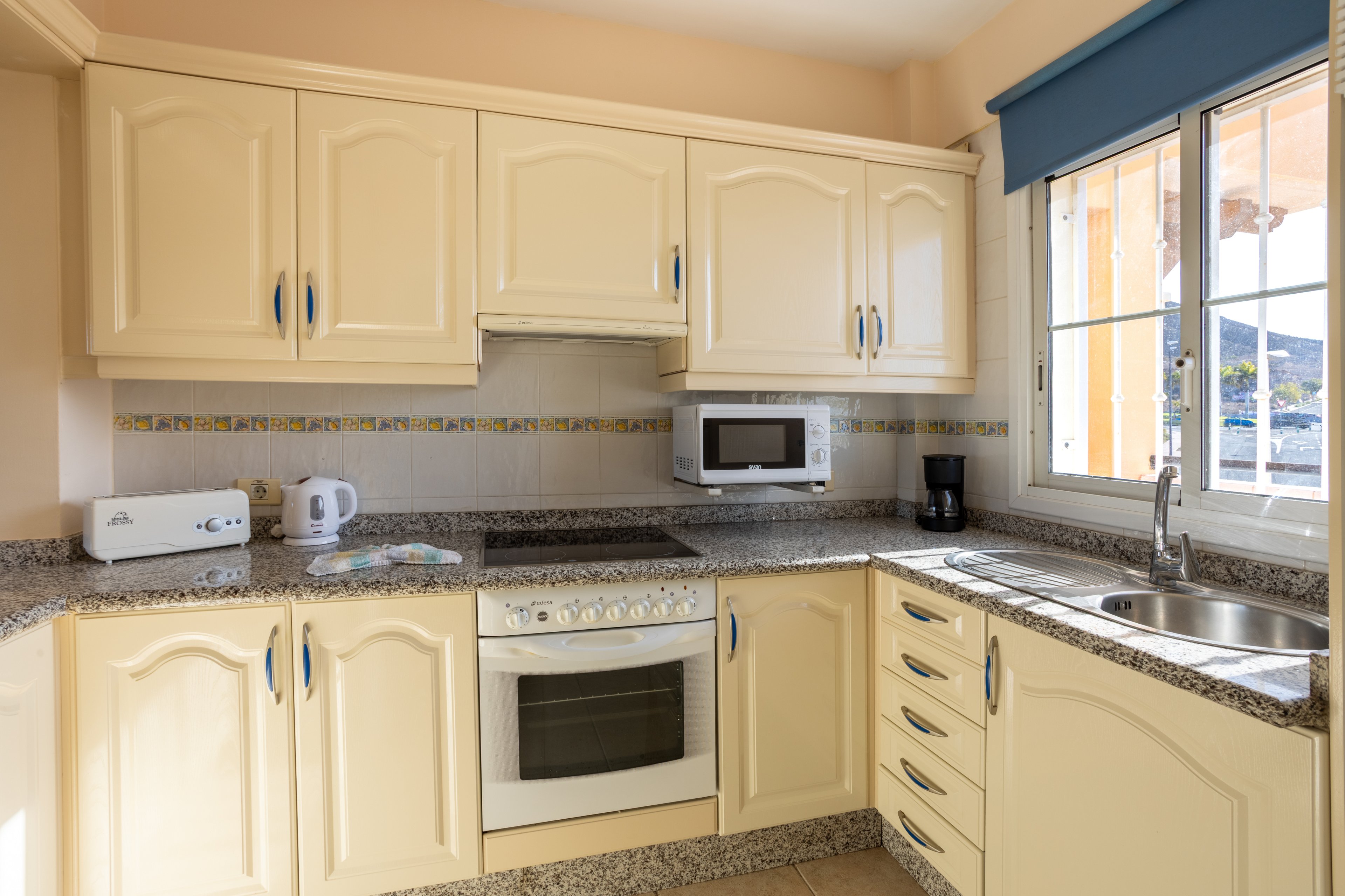 Granada Park Apartments & Siam Park Waterpark