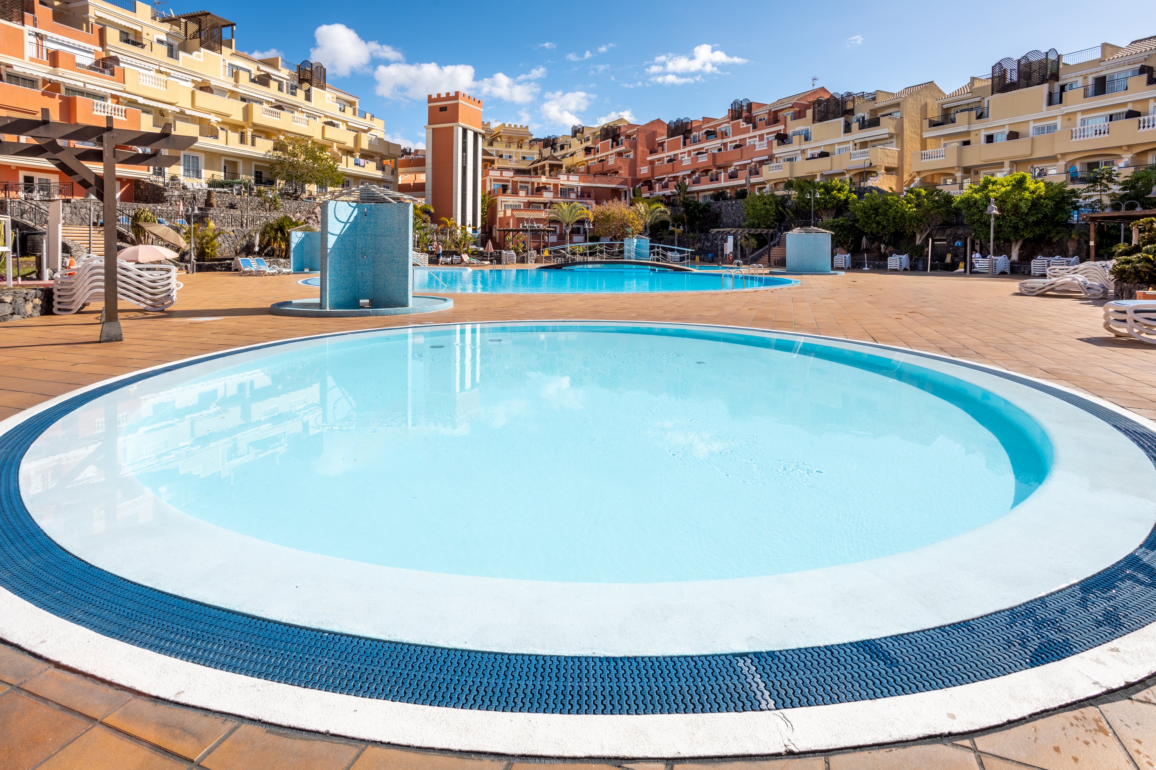 Granada Park Apartments & Siam Park Waterpark