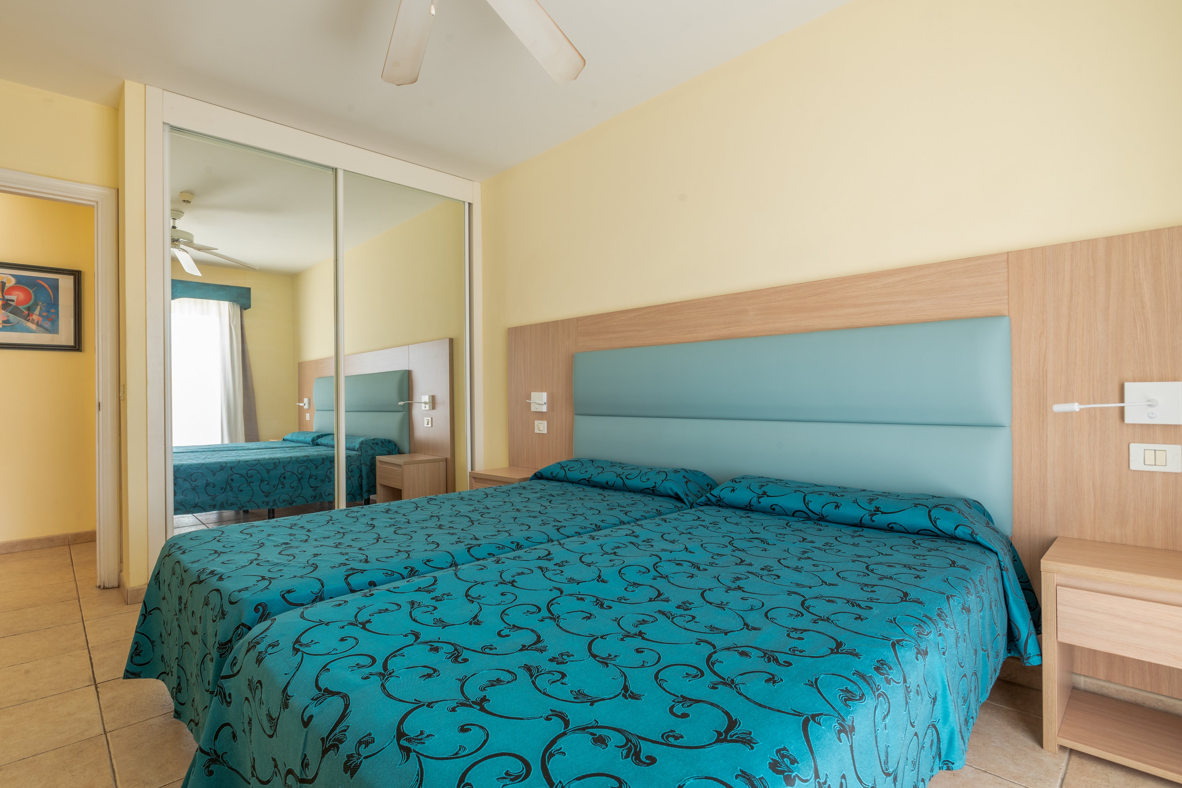 Granada Park Apartments & Siam Park Waterpark