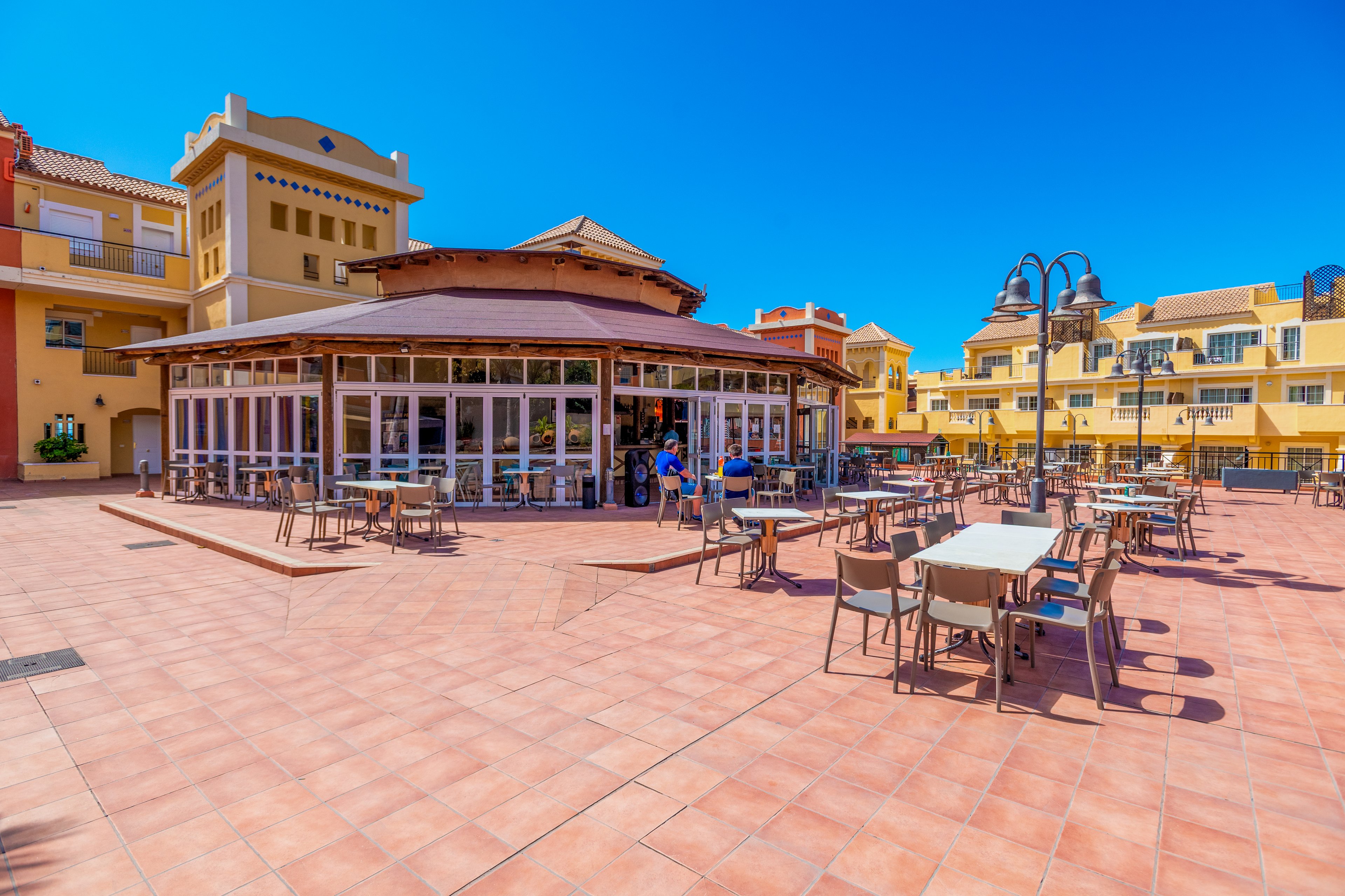 Granada Park Apartments & Siam Park Waterpark