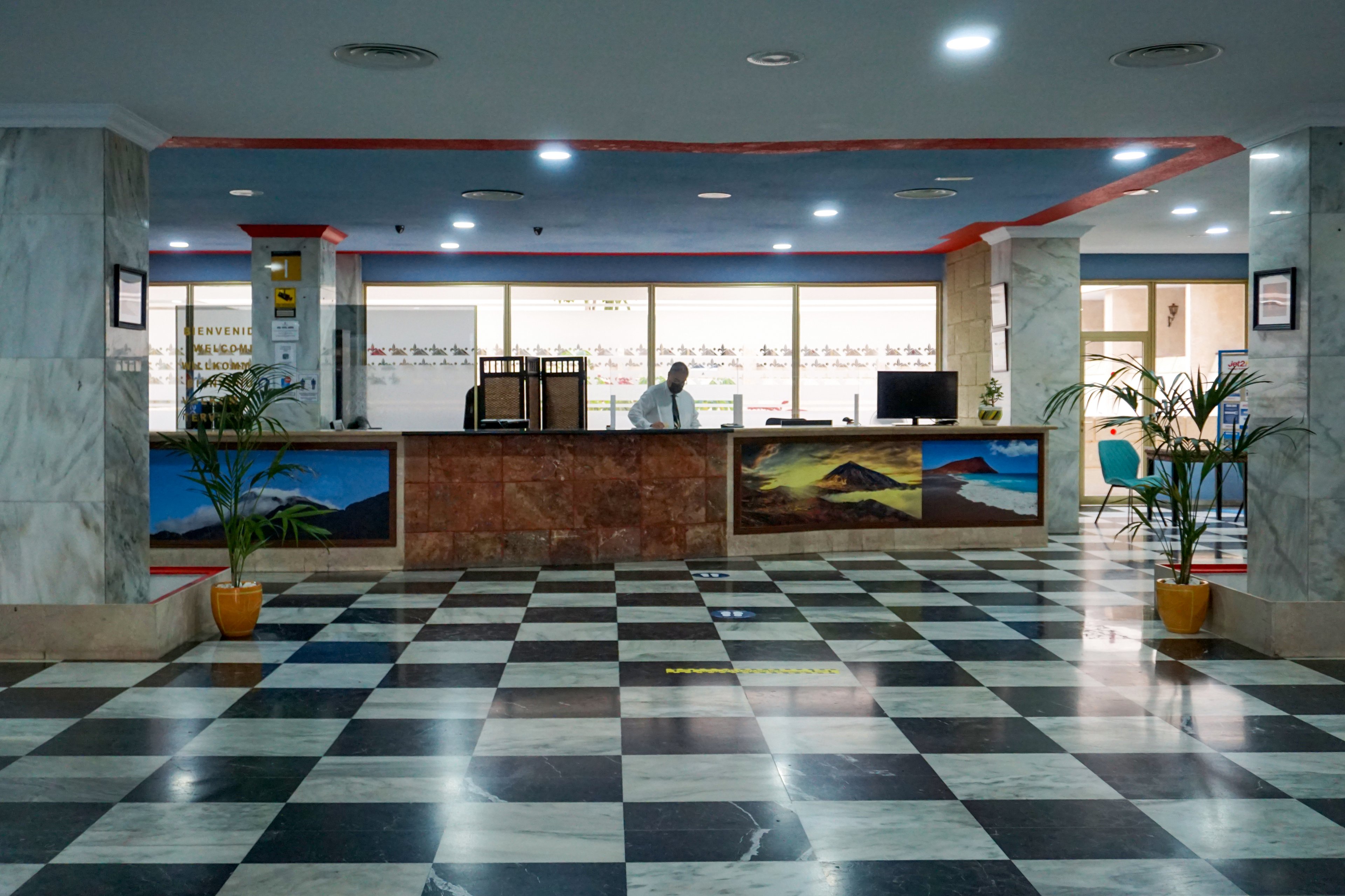 Aparthotel Las Piramides