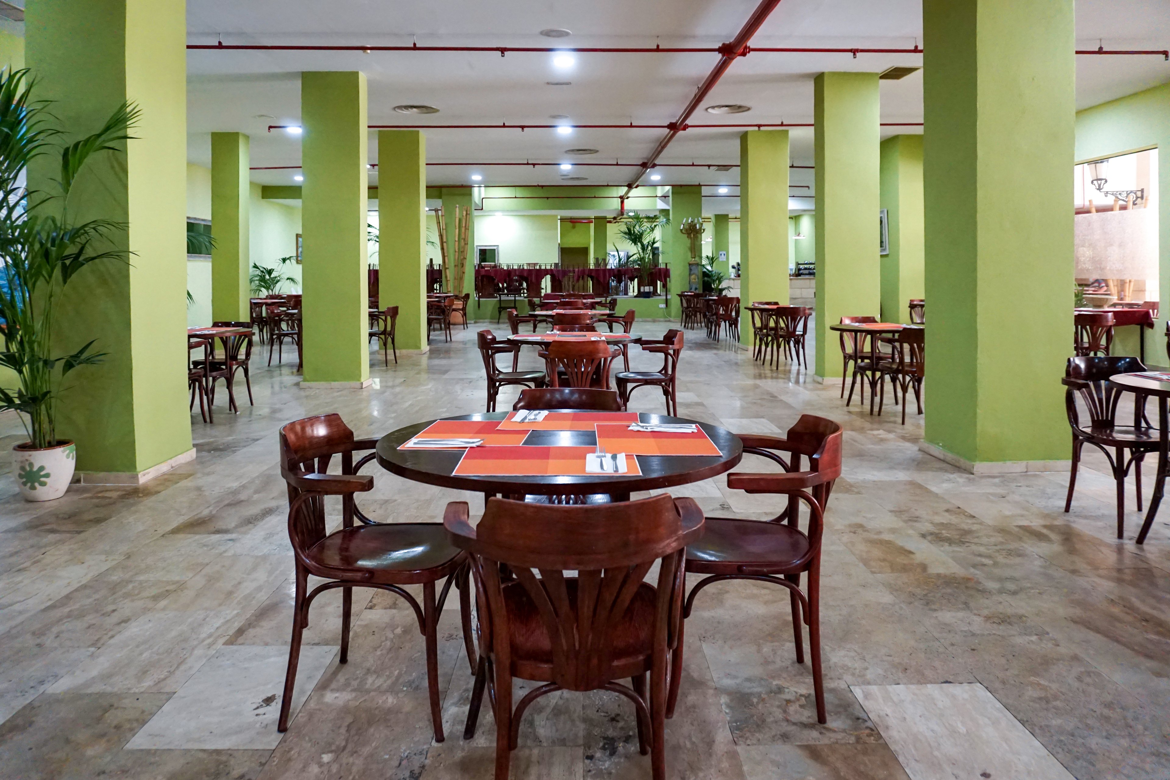 Aparthotel Las Piramides