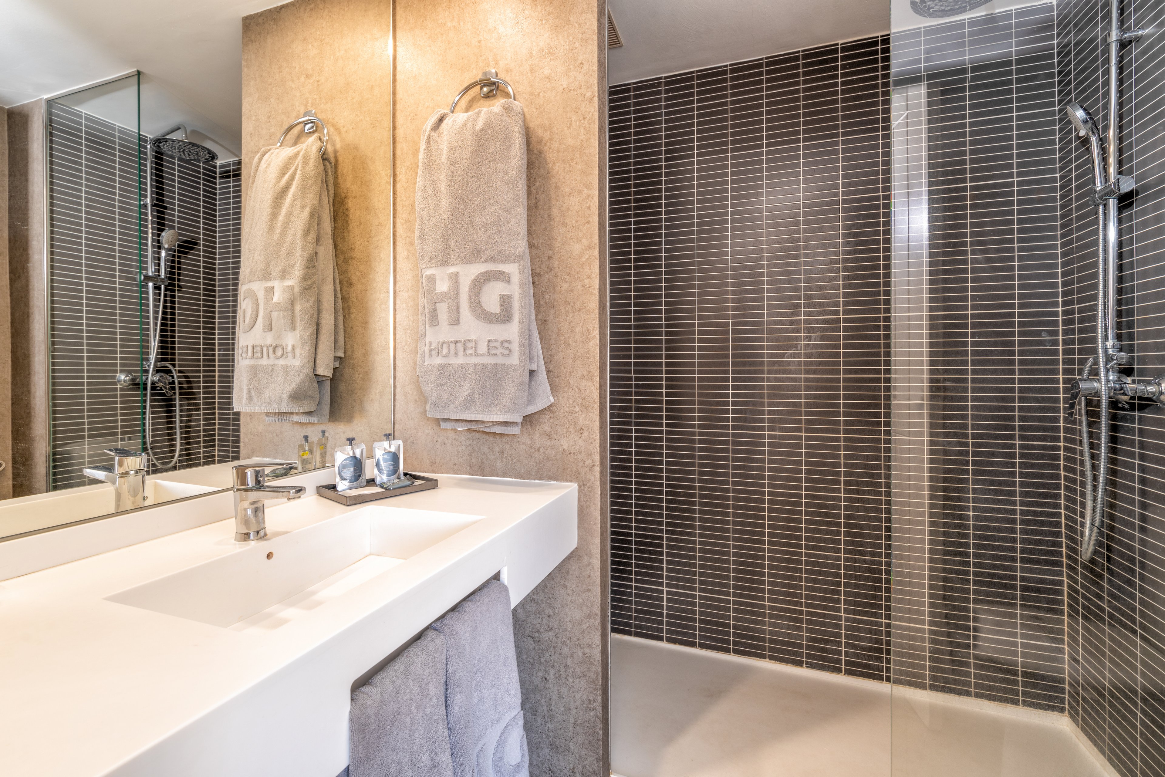 HG Tenerife Sur Apartments