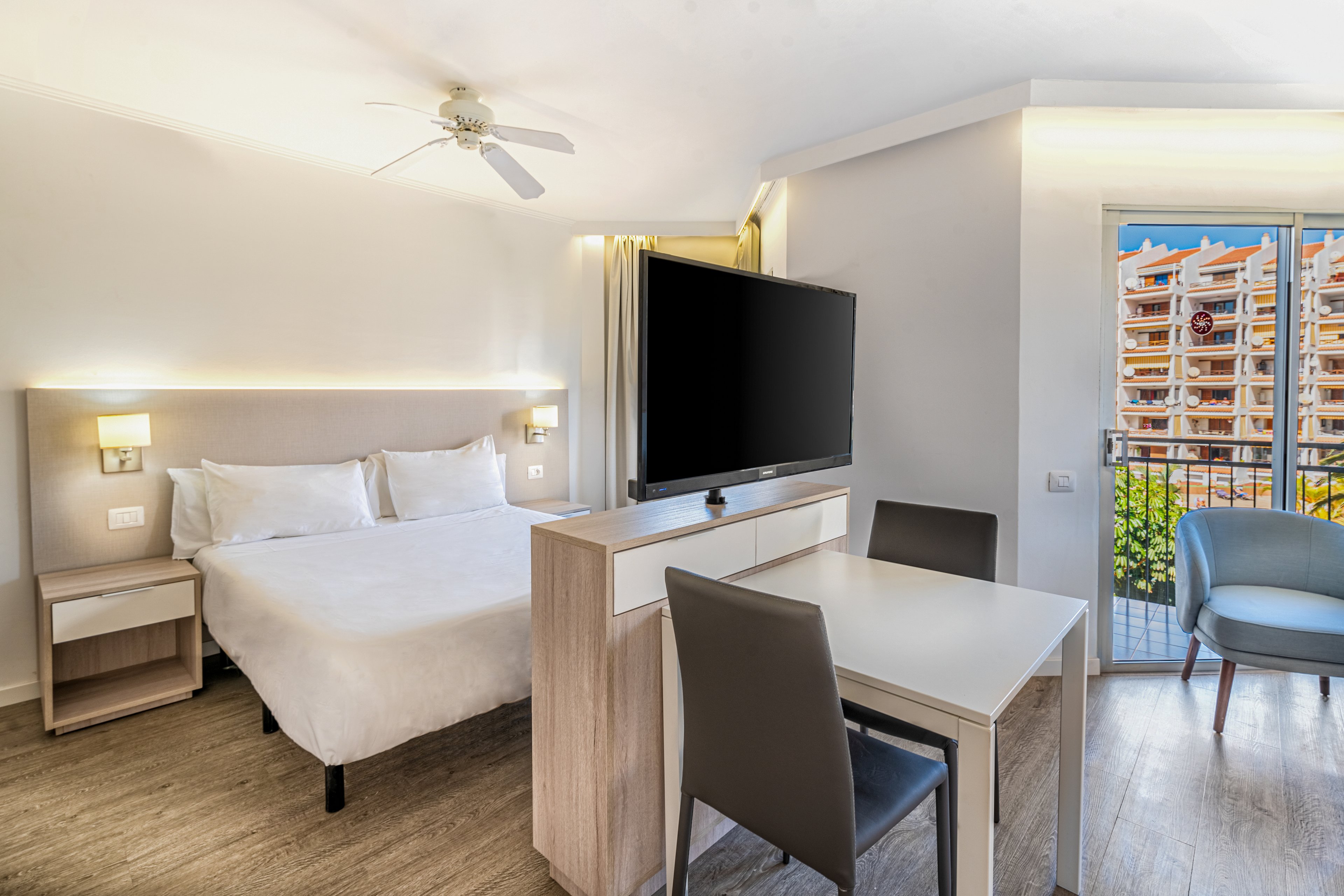 HG Tenerife Sur Apartments