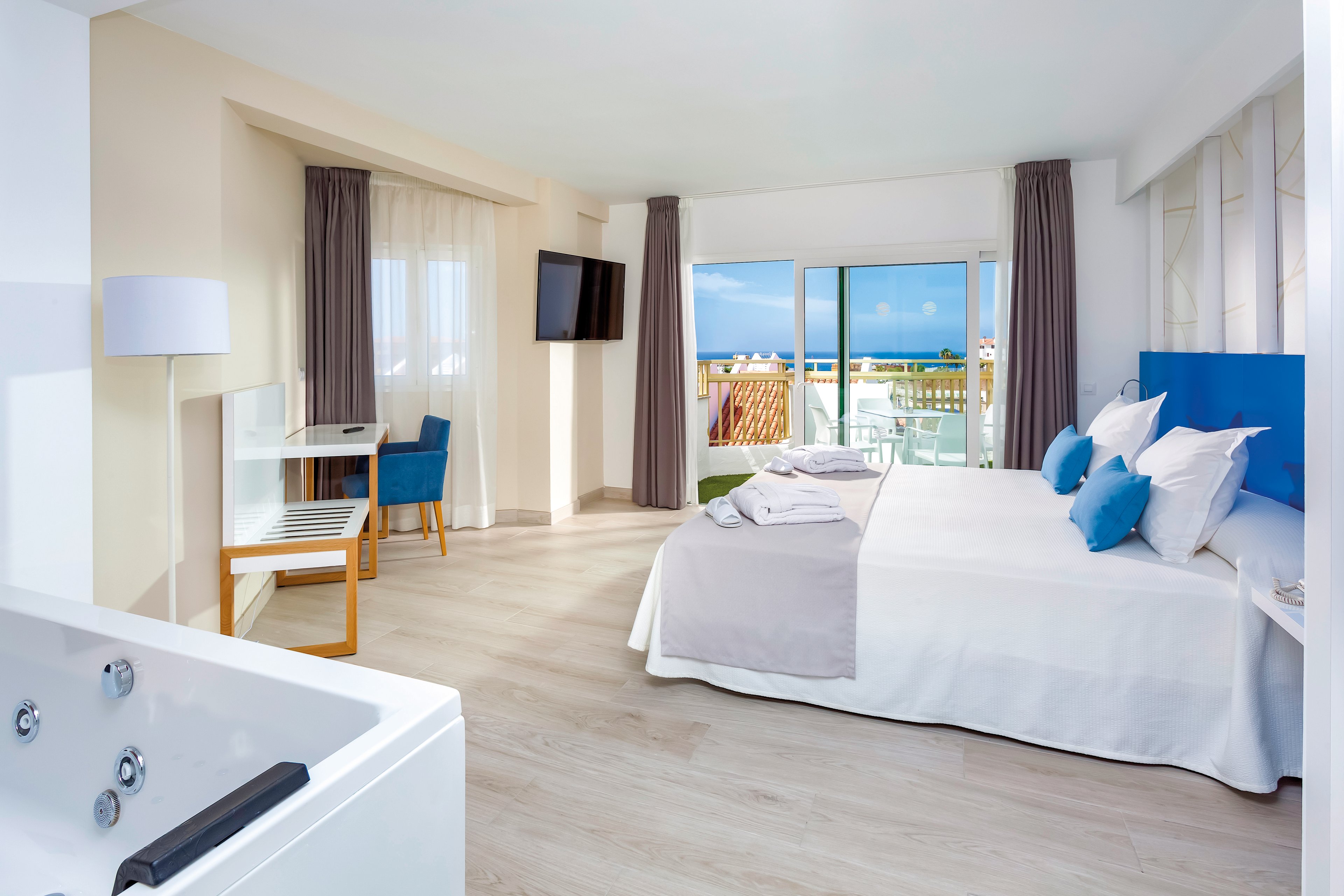 Playaolid Suites & Apartments