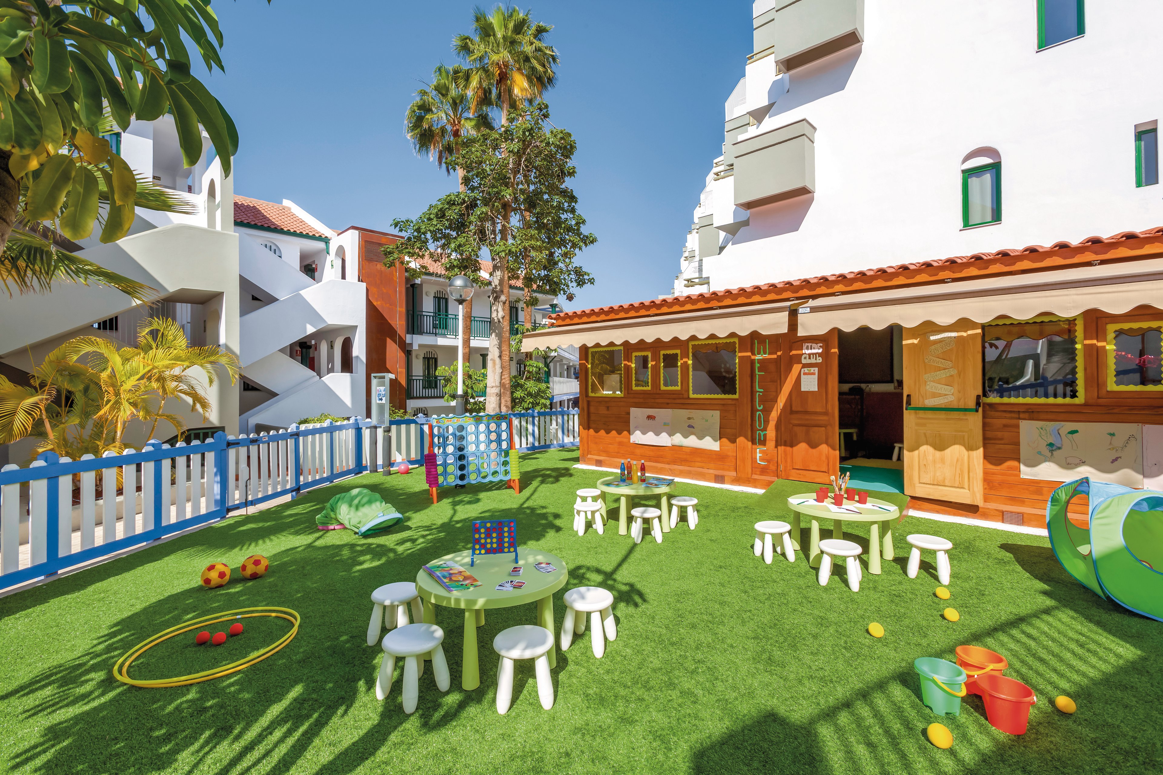 Playaolid Suites & Apartments