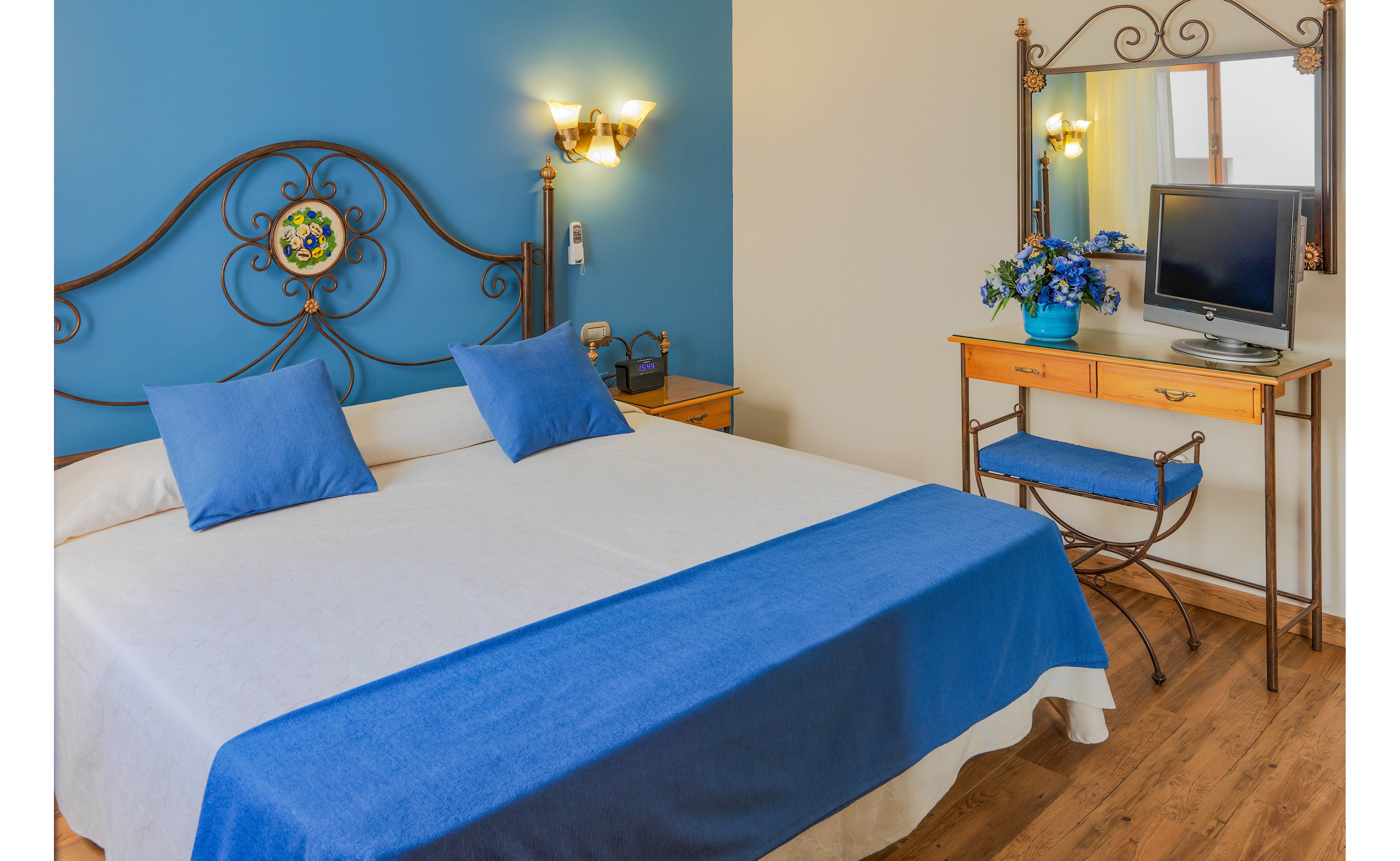 Regency Torviscas Apartments & Suites