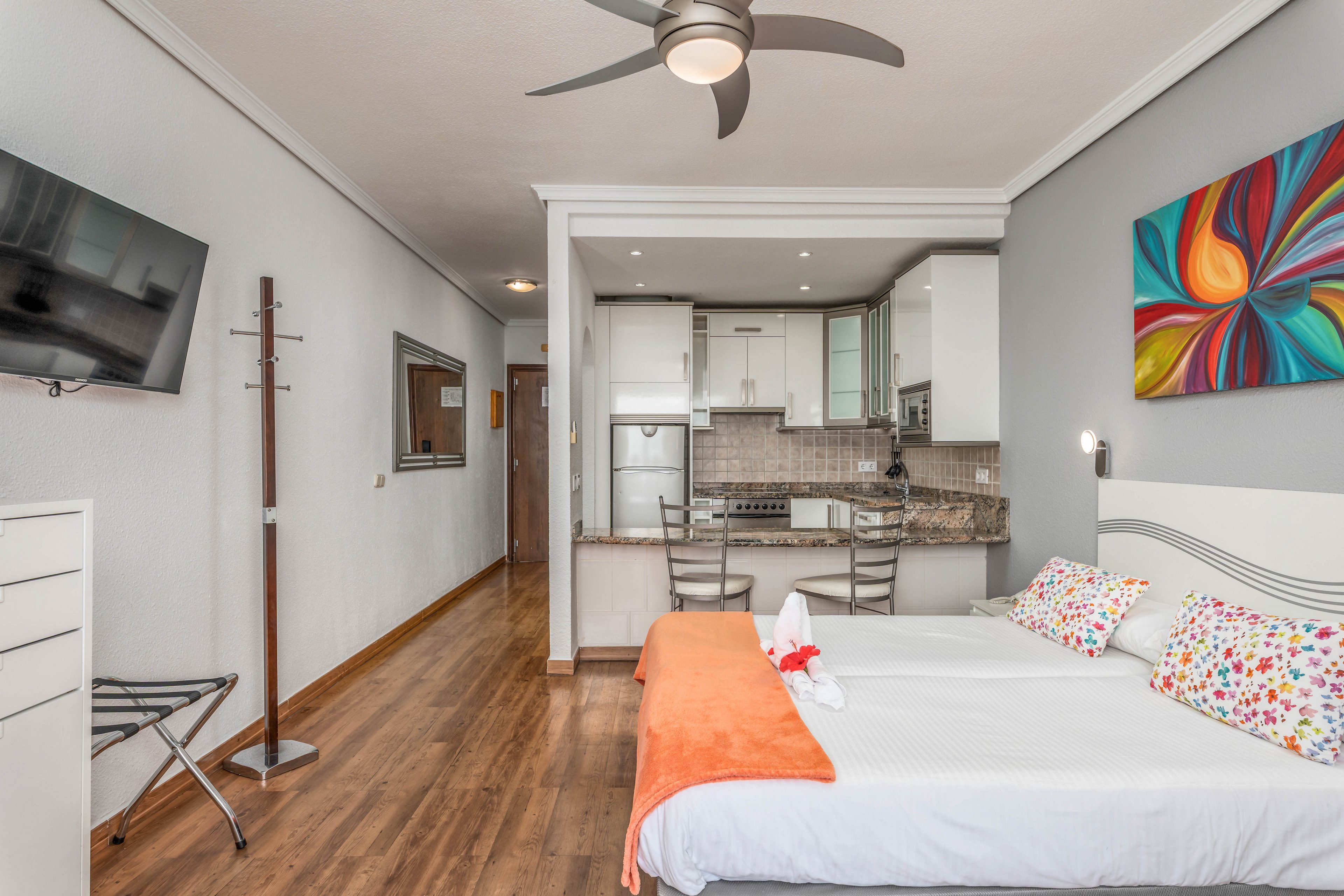 Regency Torviscas Apartments & Suites