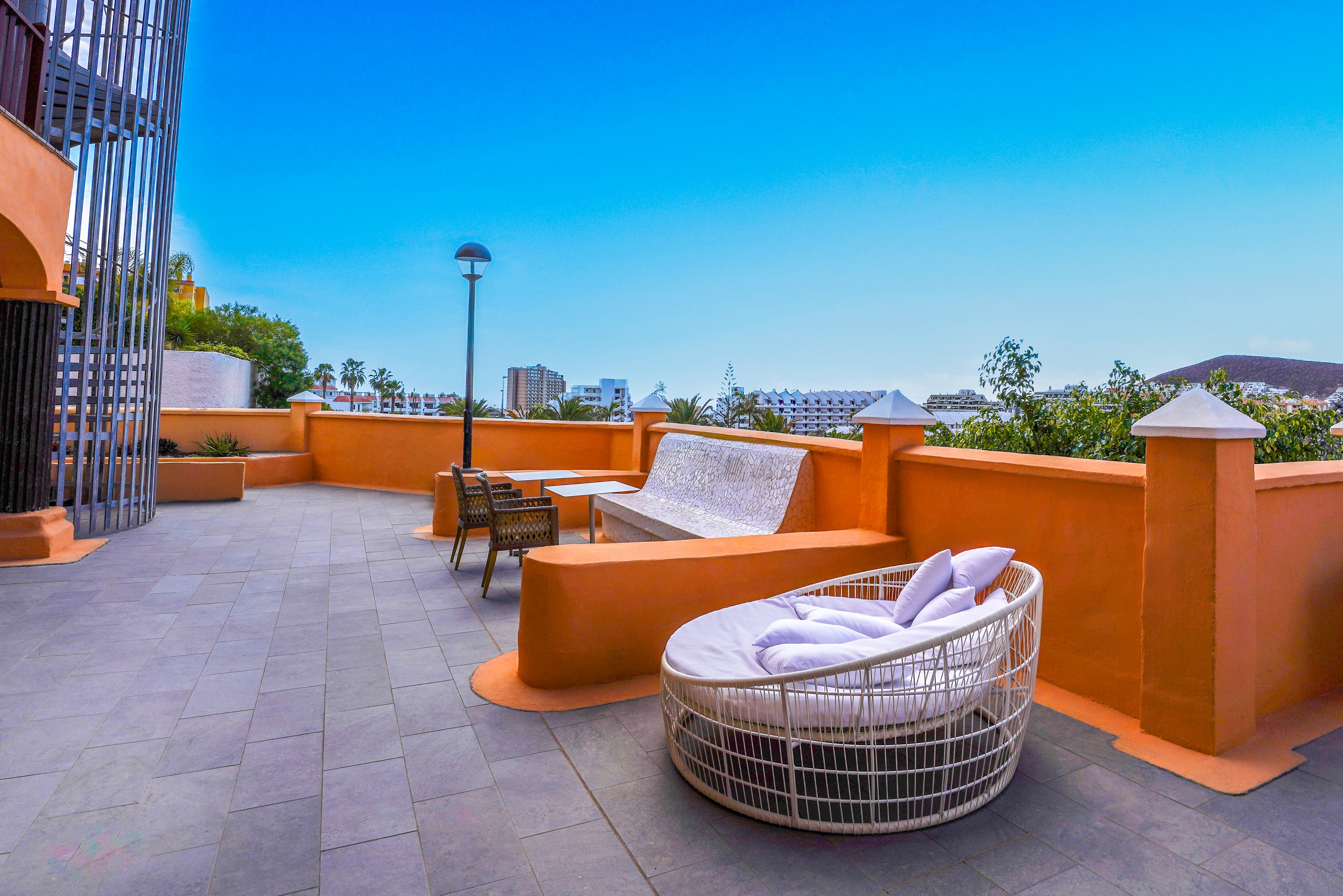 Coral Los Alisios & Siam Park Waterpark