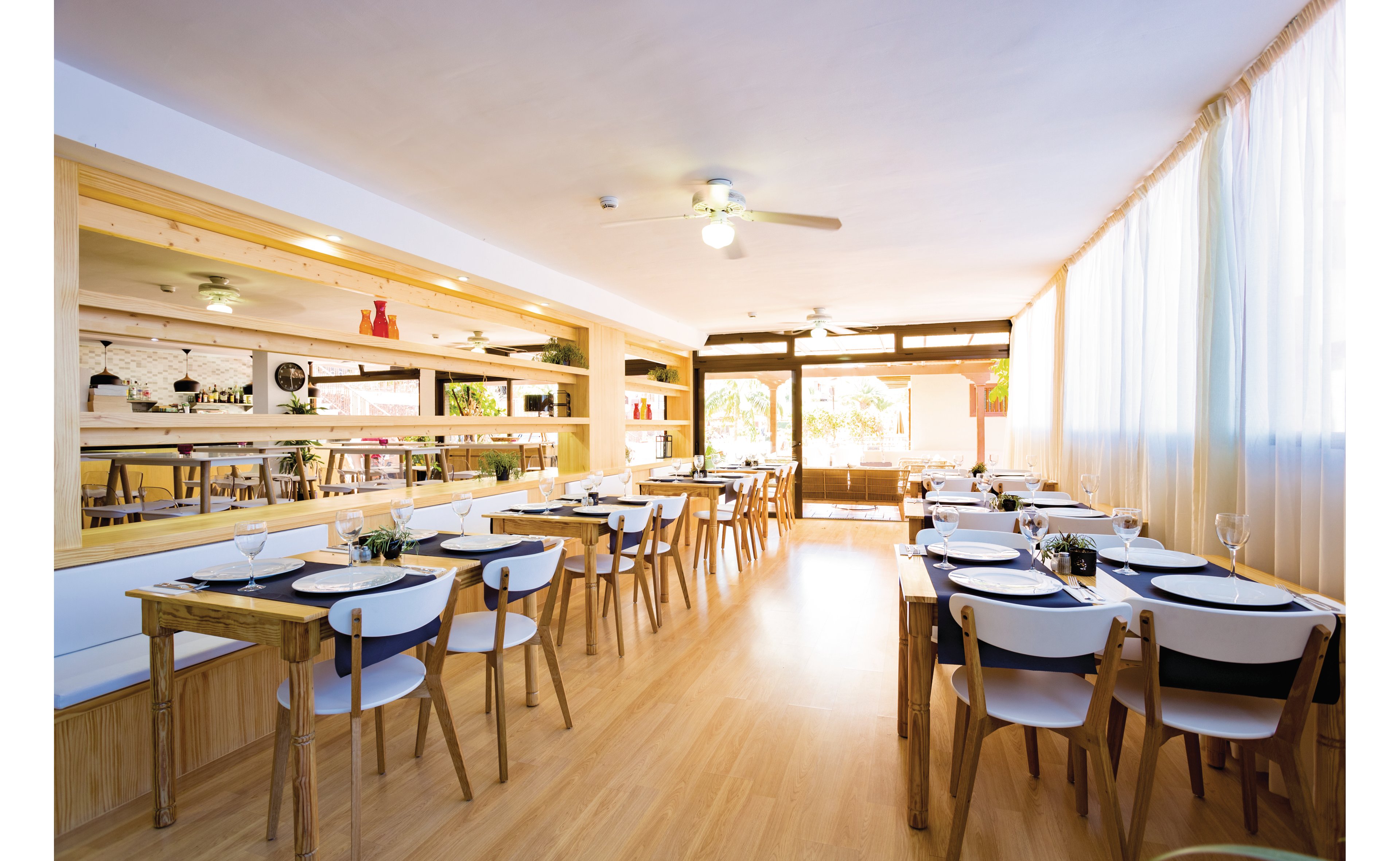 Coral Los Alisios & Siam Park Waterpark