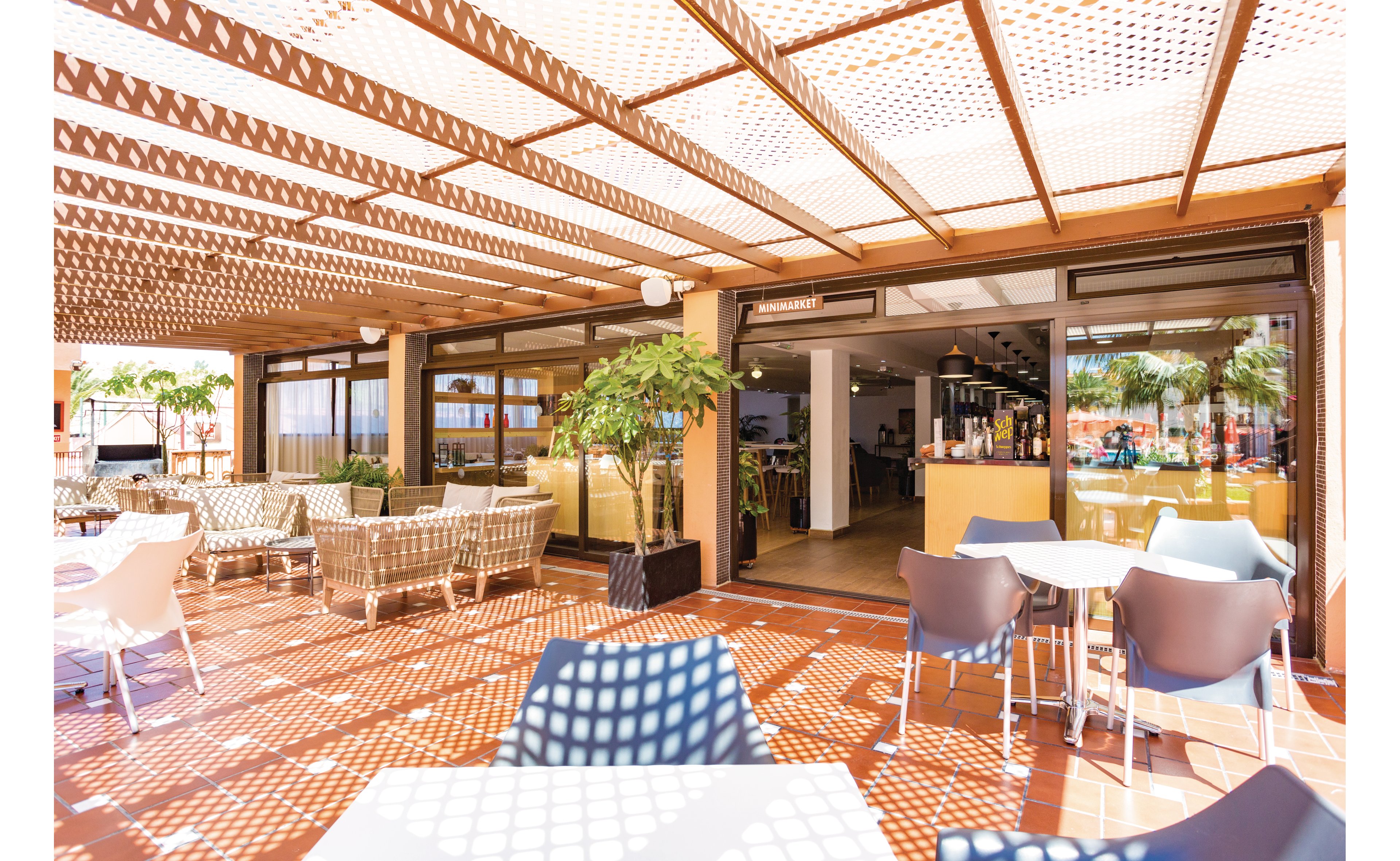 Coral Los Alisios & Siam Park Waterpark