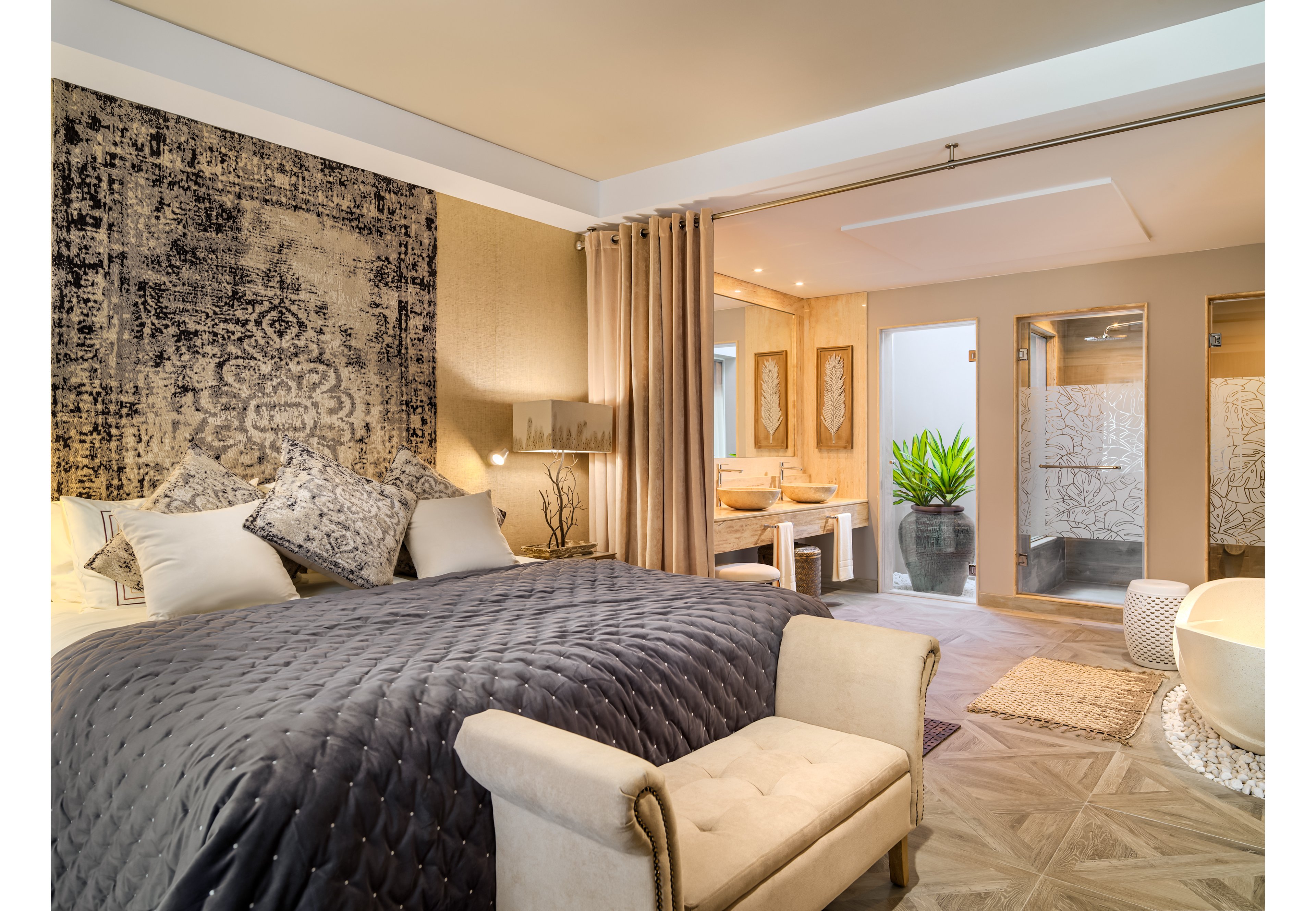 Royal River Luxury Hotel