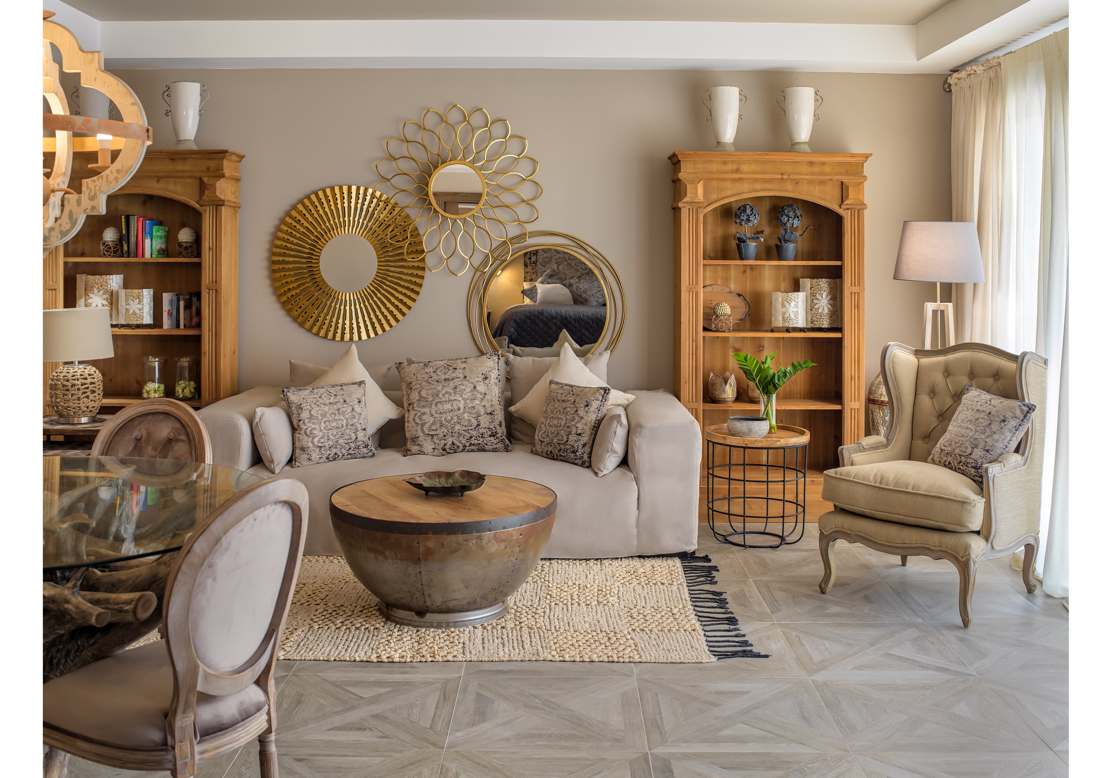 Royal River Luxury Hotel