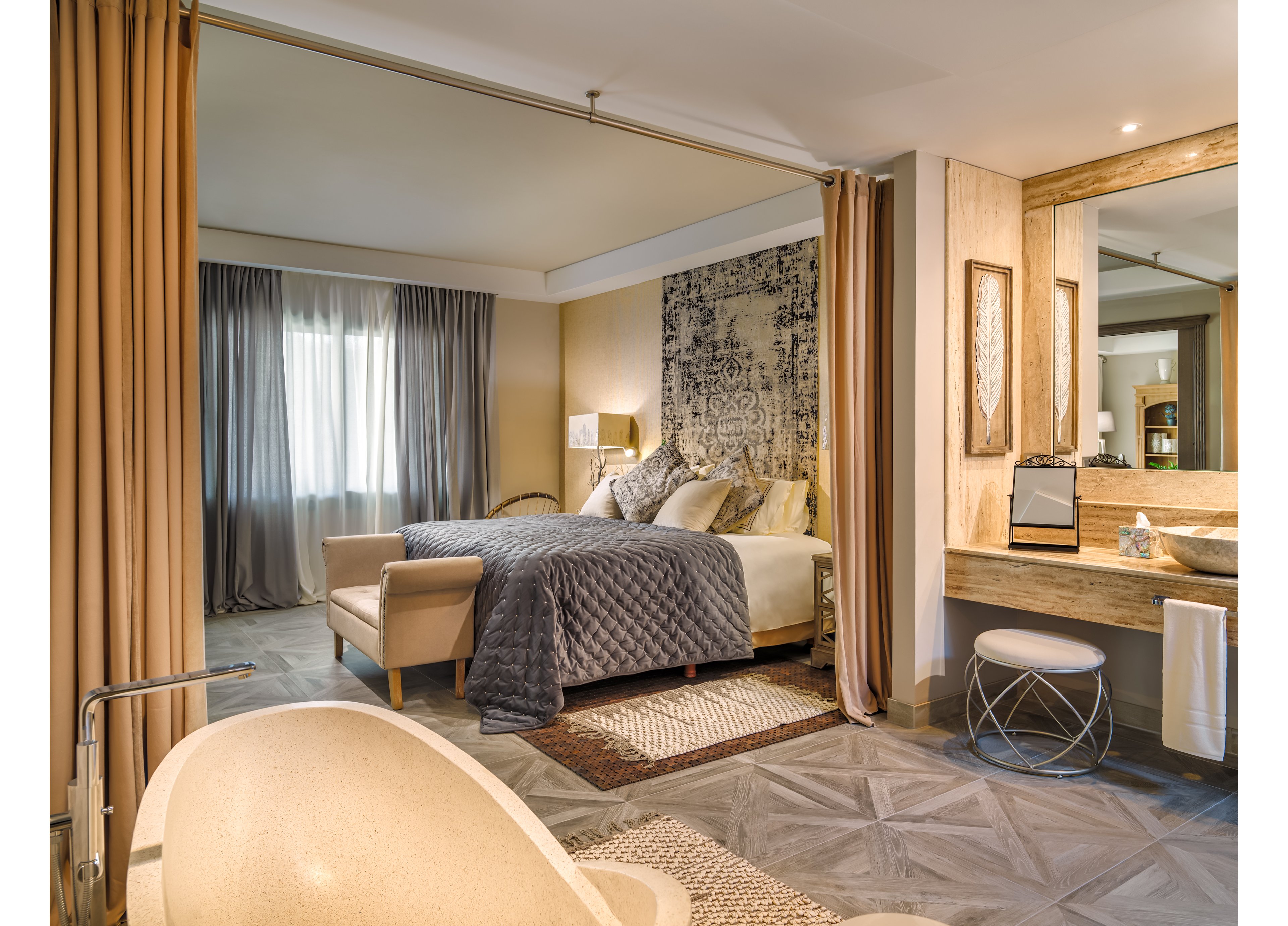 Royal River Luxury Hotel