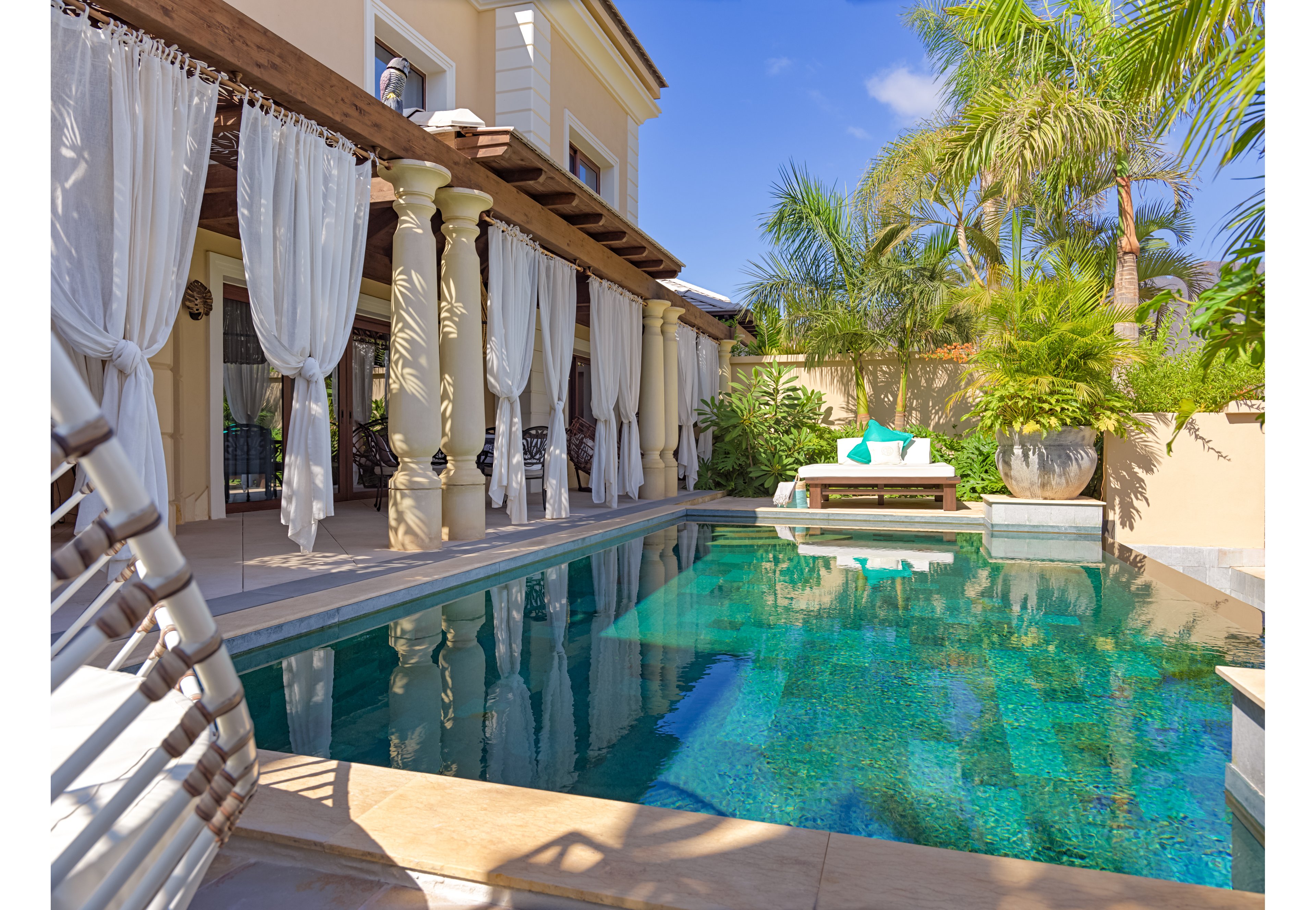 Royal River Luxury Hotel