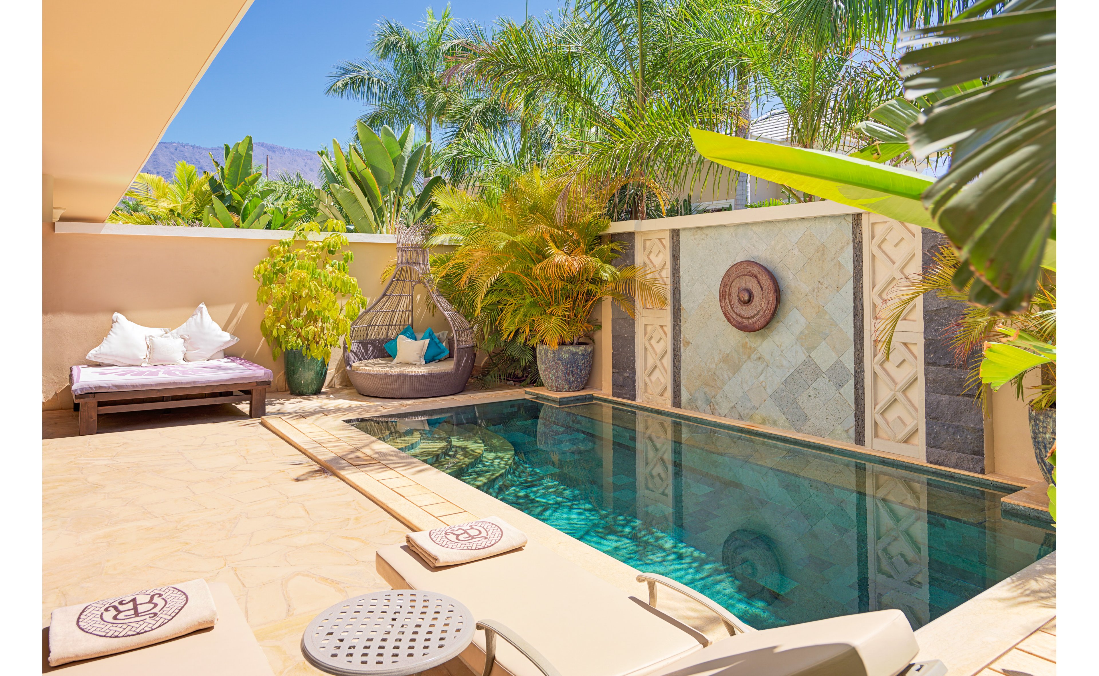 Royal River Luxury Hotel