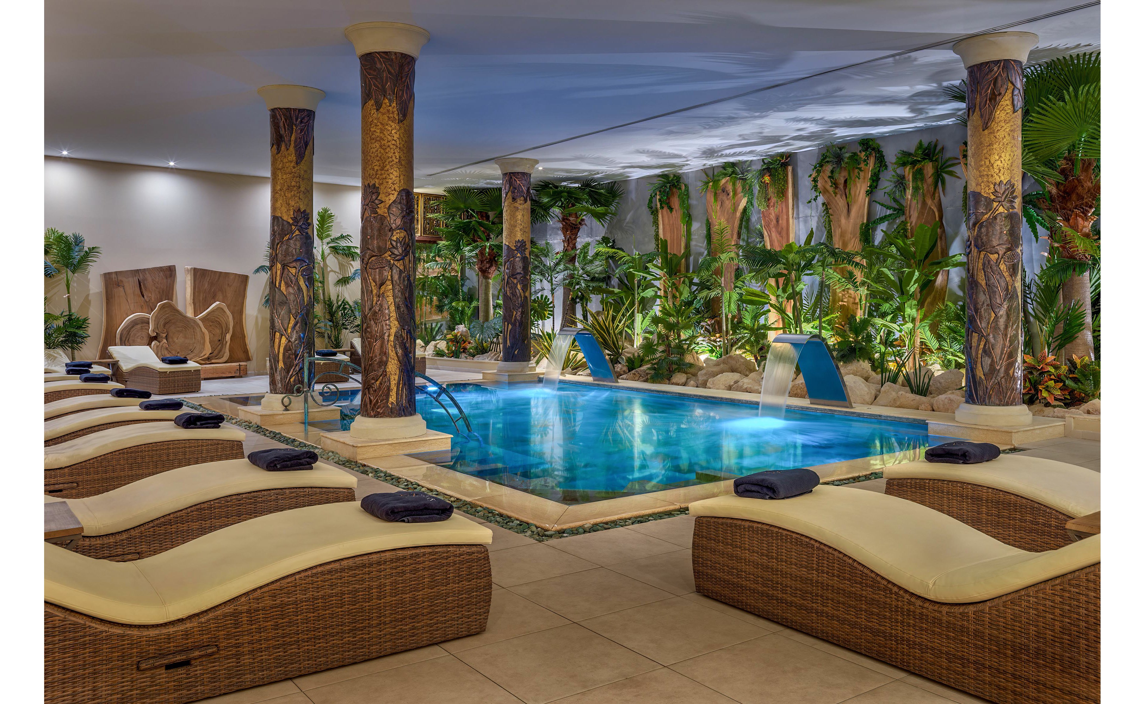 Royal River Luxury Hotel