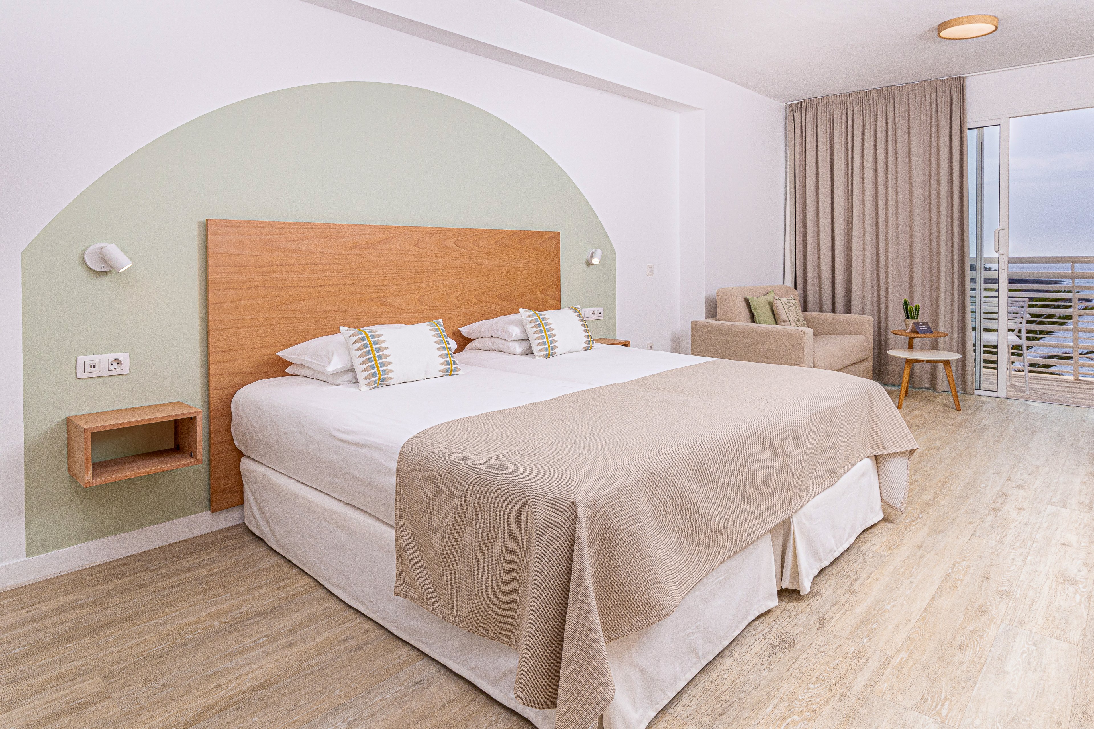 Atlantic Holiday Hotel