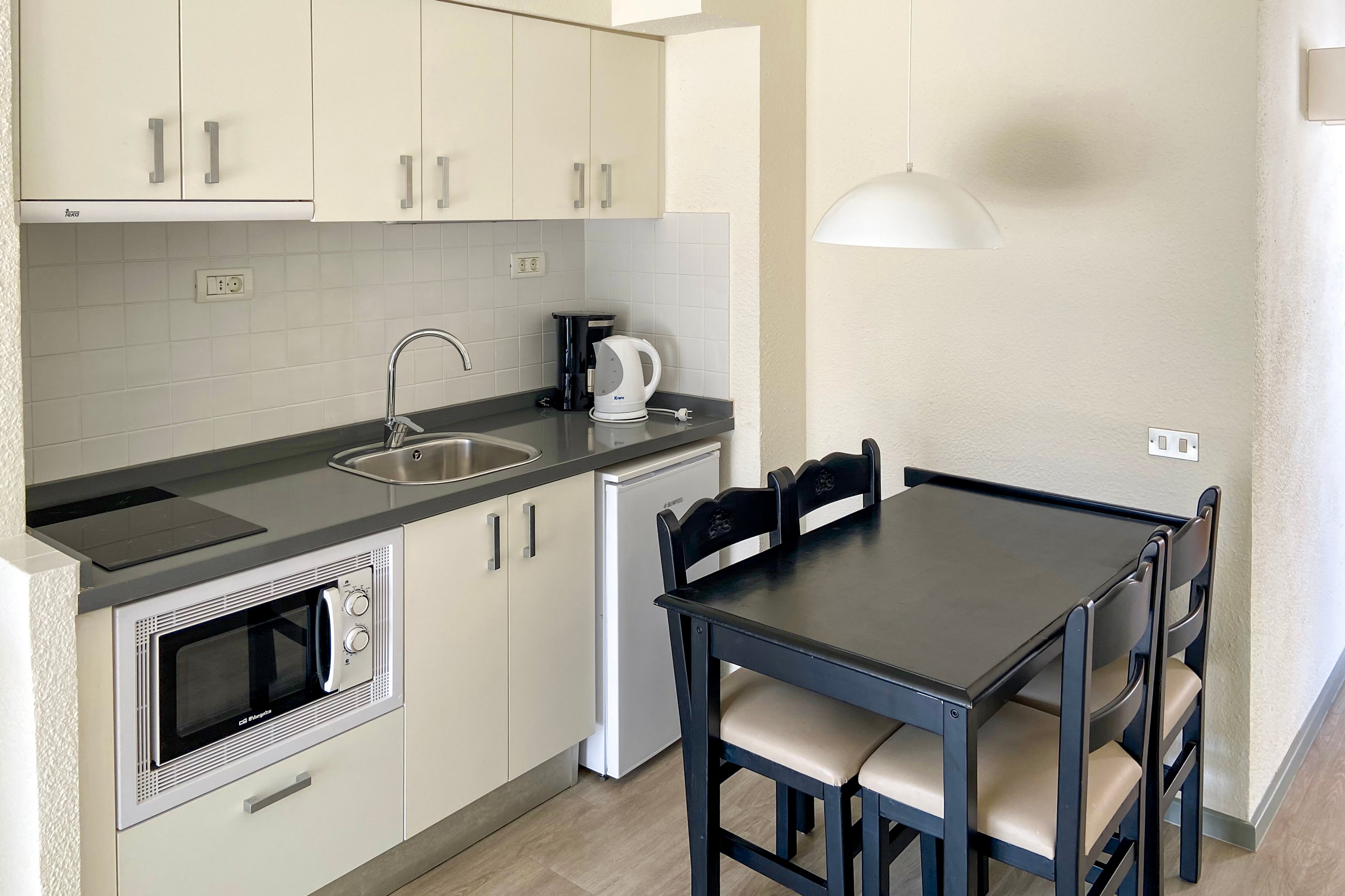 HG Cristian Sur Apartments