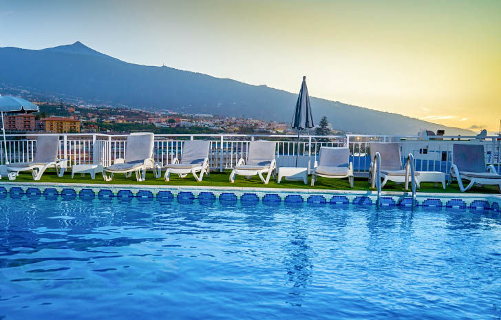 Skyview Hotel by LIVVO