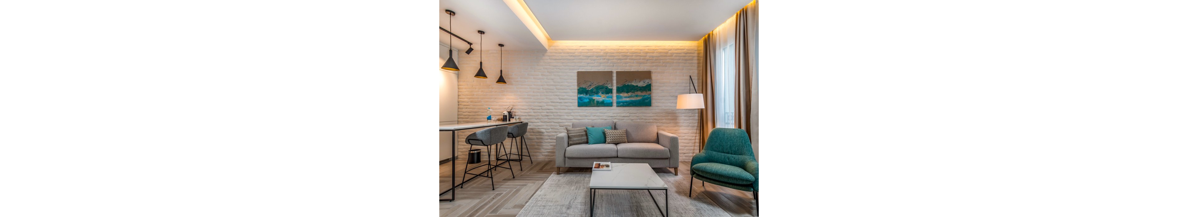 Lazure Hotel & Marina.