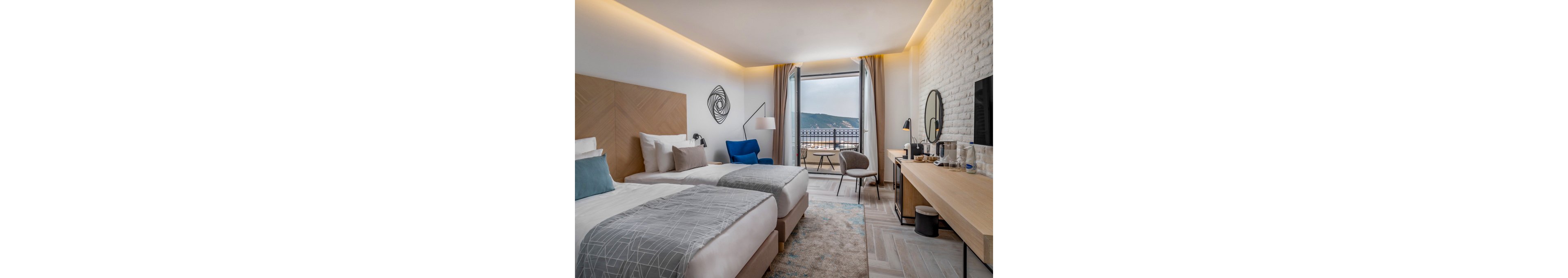 Lazure Hotel & Marina.