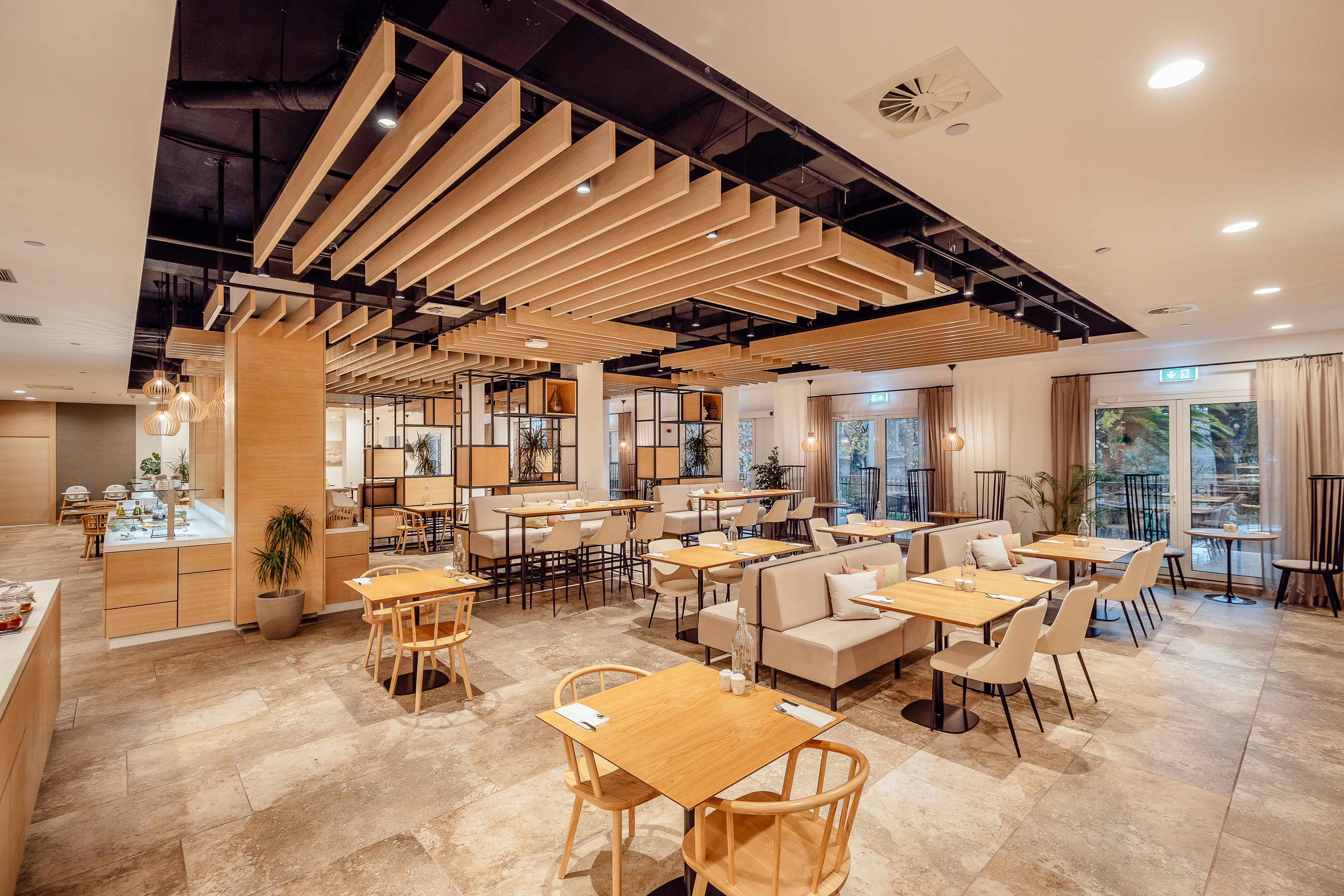 Lazure Hotel & Marina.