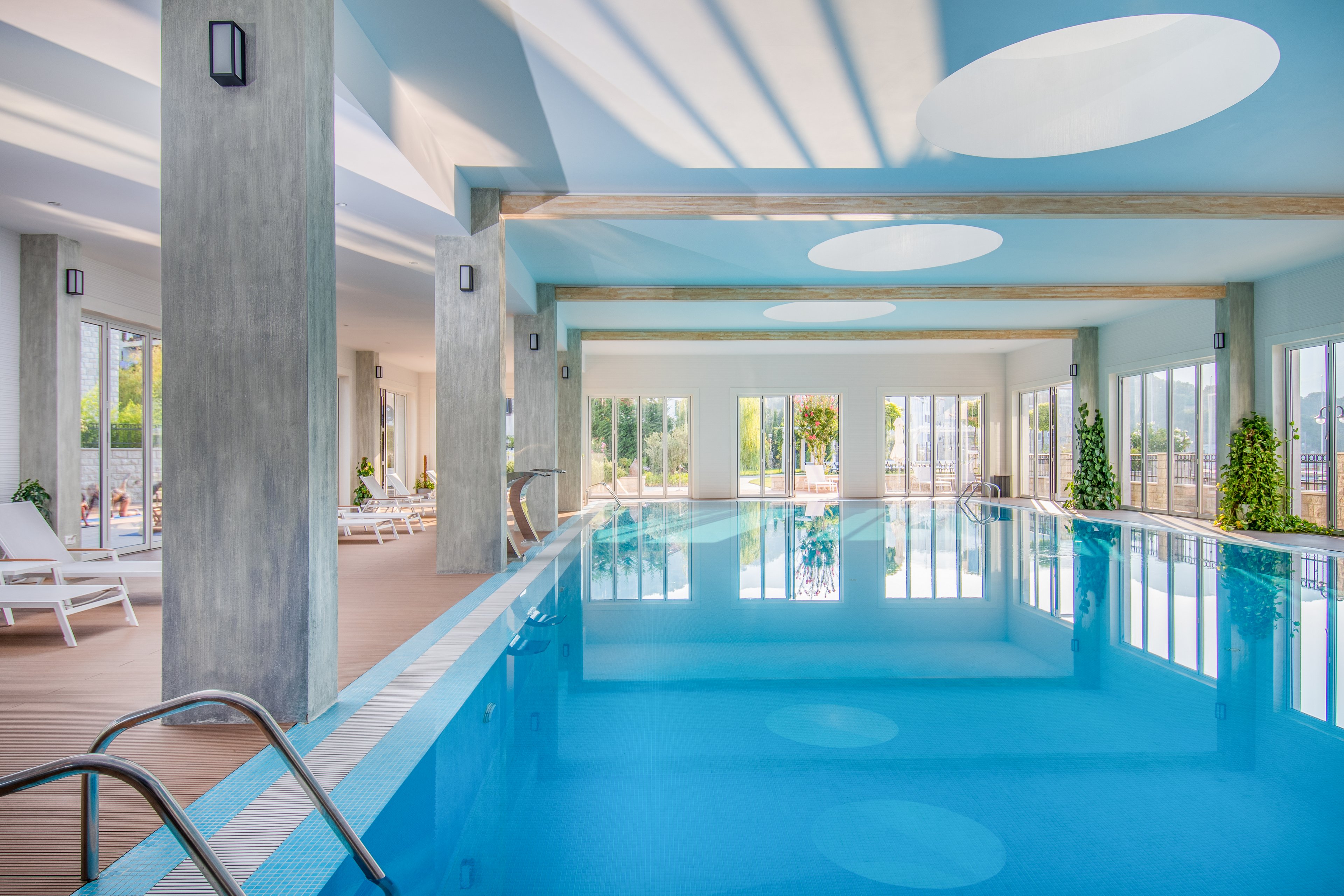 Lazure Hotel & Marina.