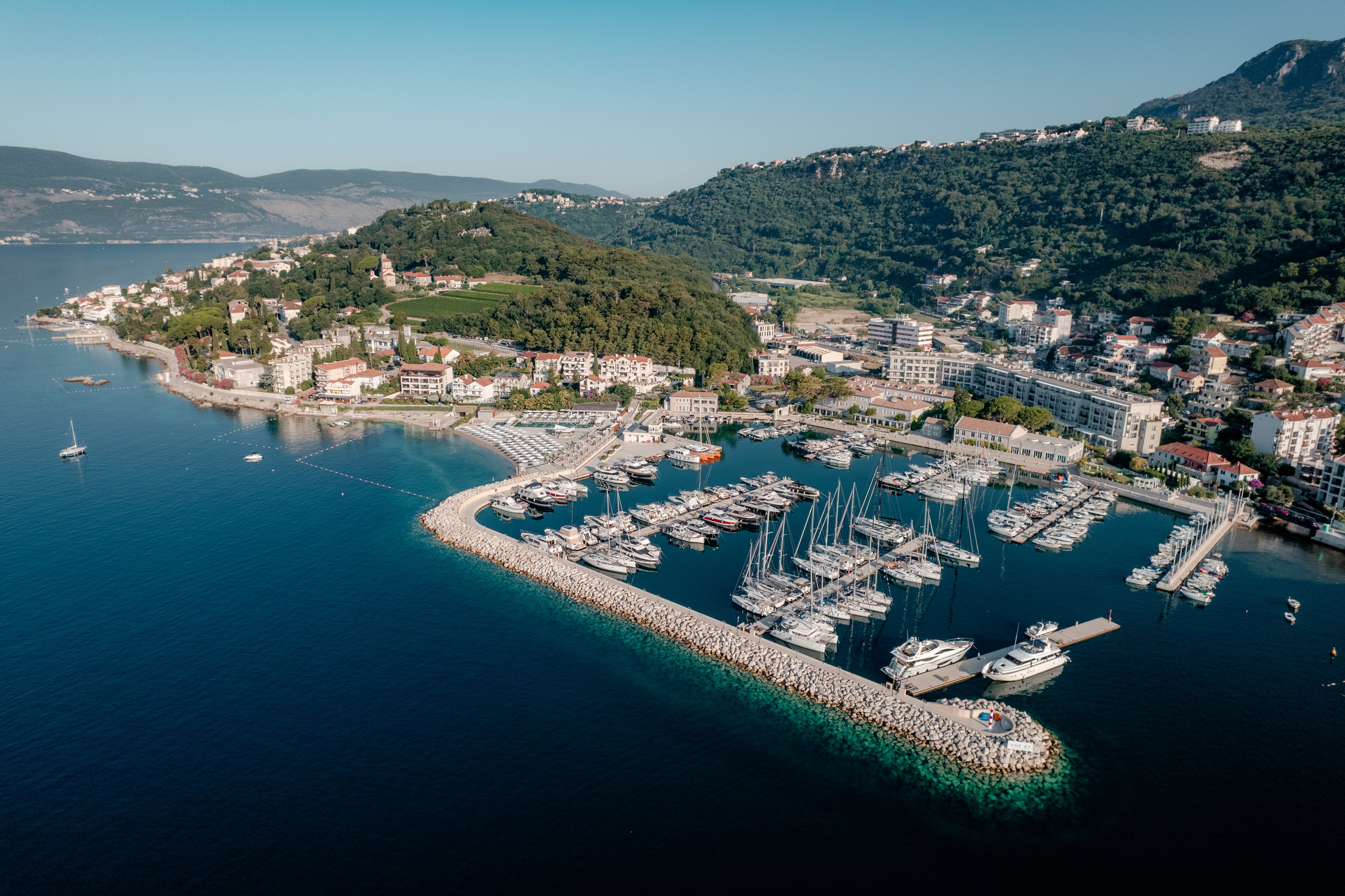 Lazure Hotel & Marina.