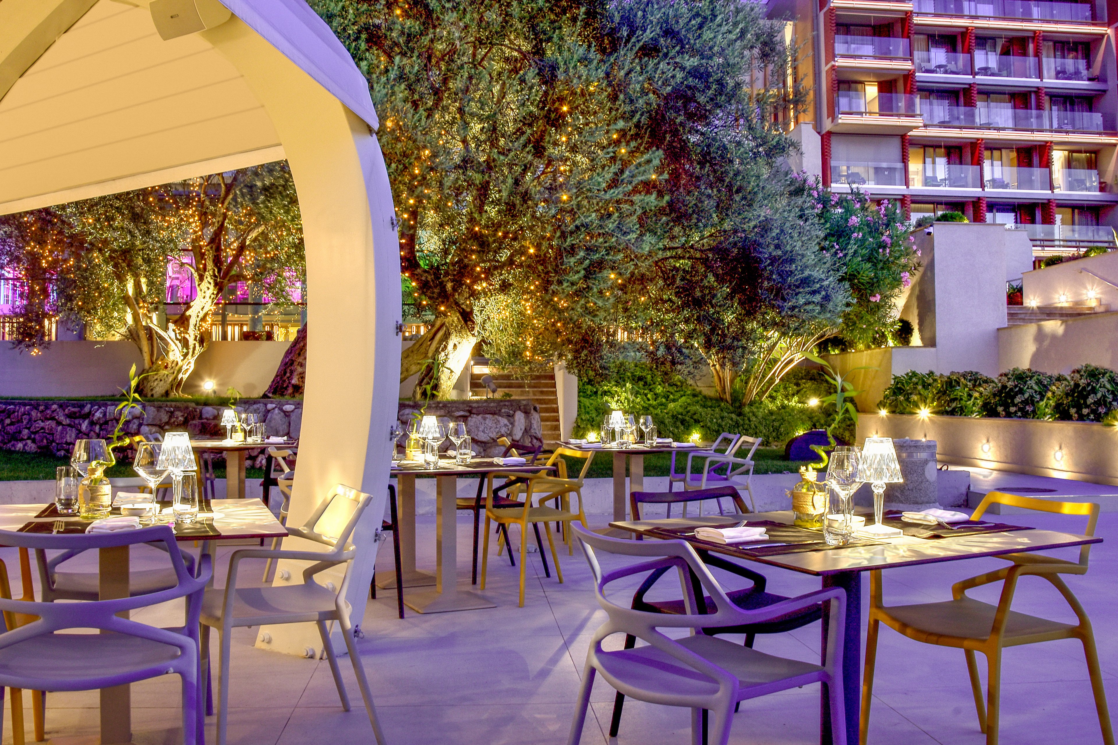 Maestral Resort & Casino