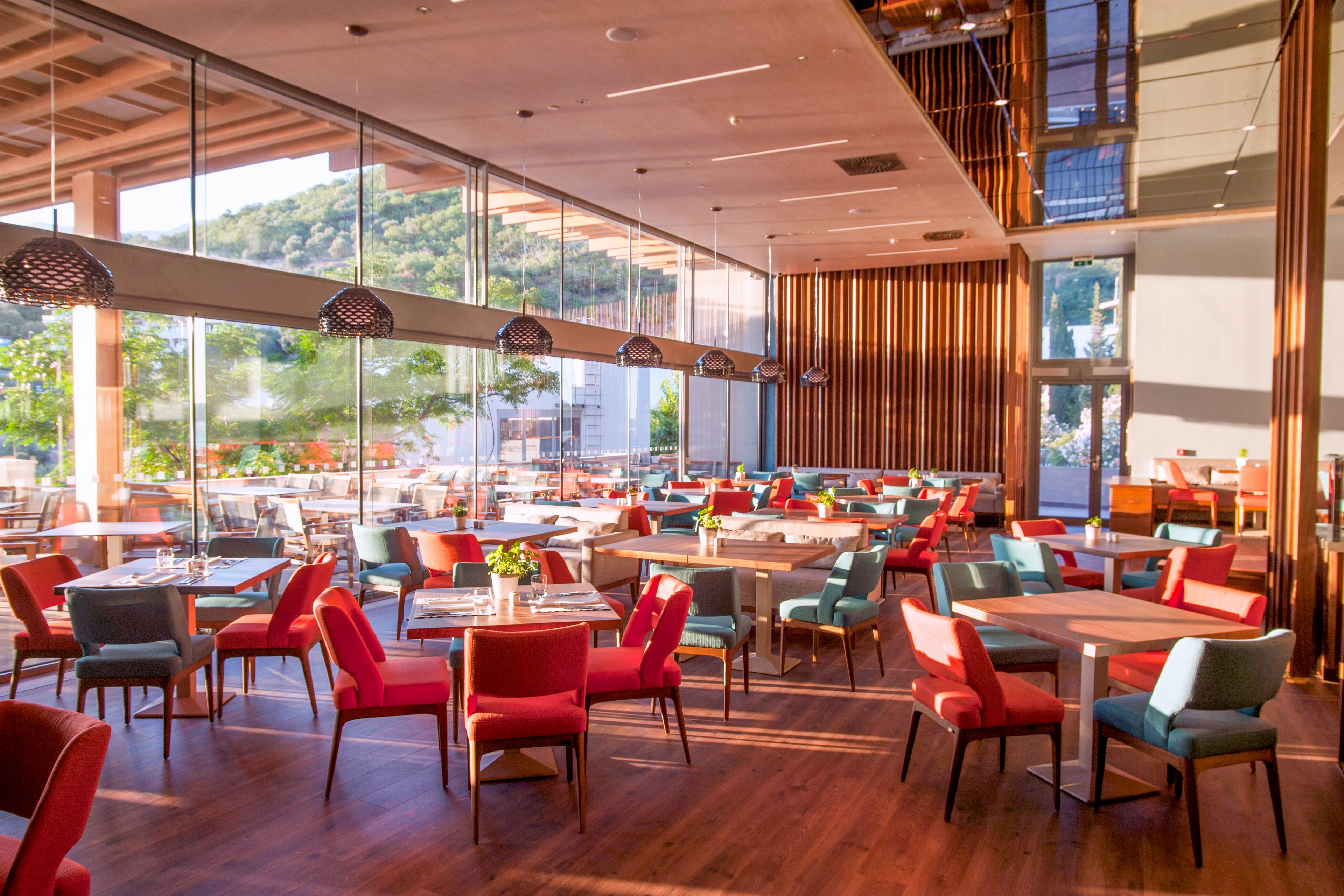 Maestral Resort & Casino