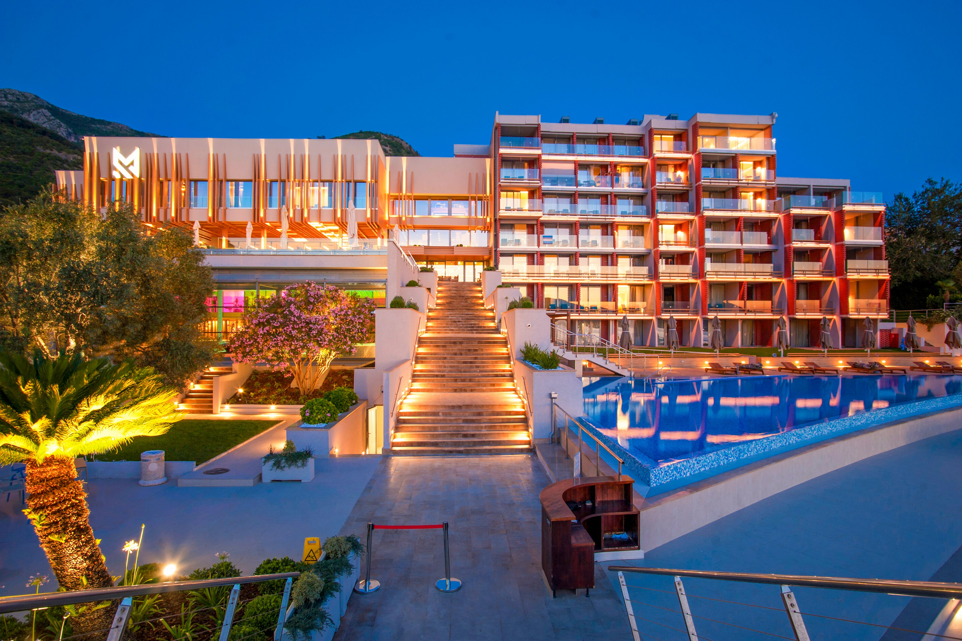 Maestral Resort & Casino