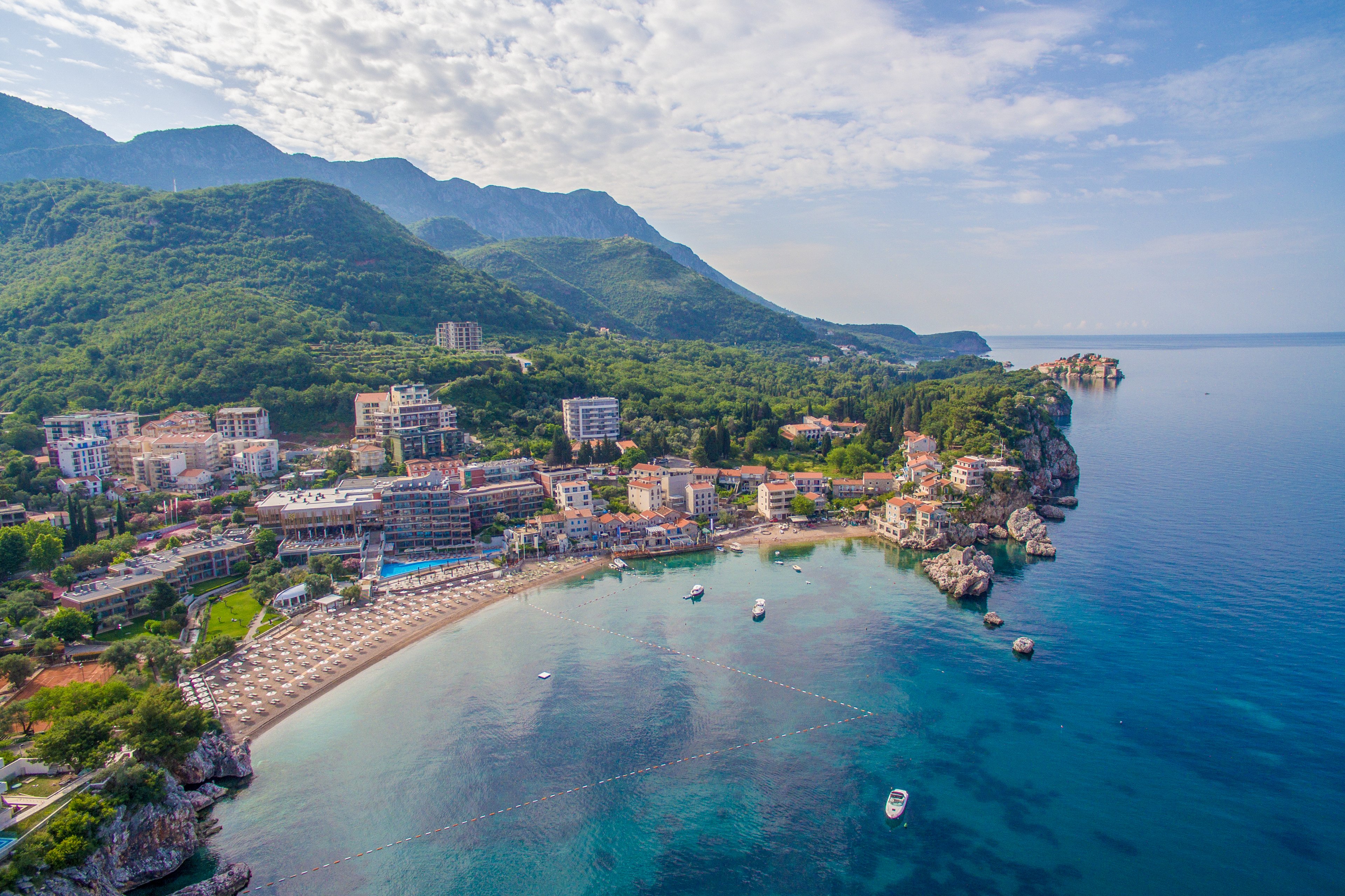 Maestral Resort & Casino