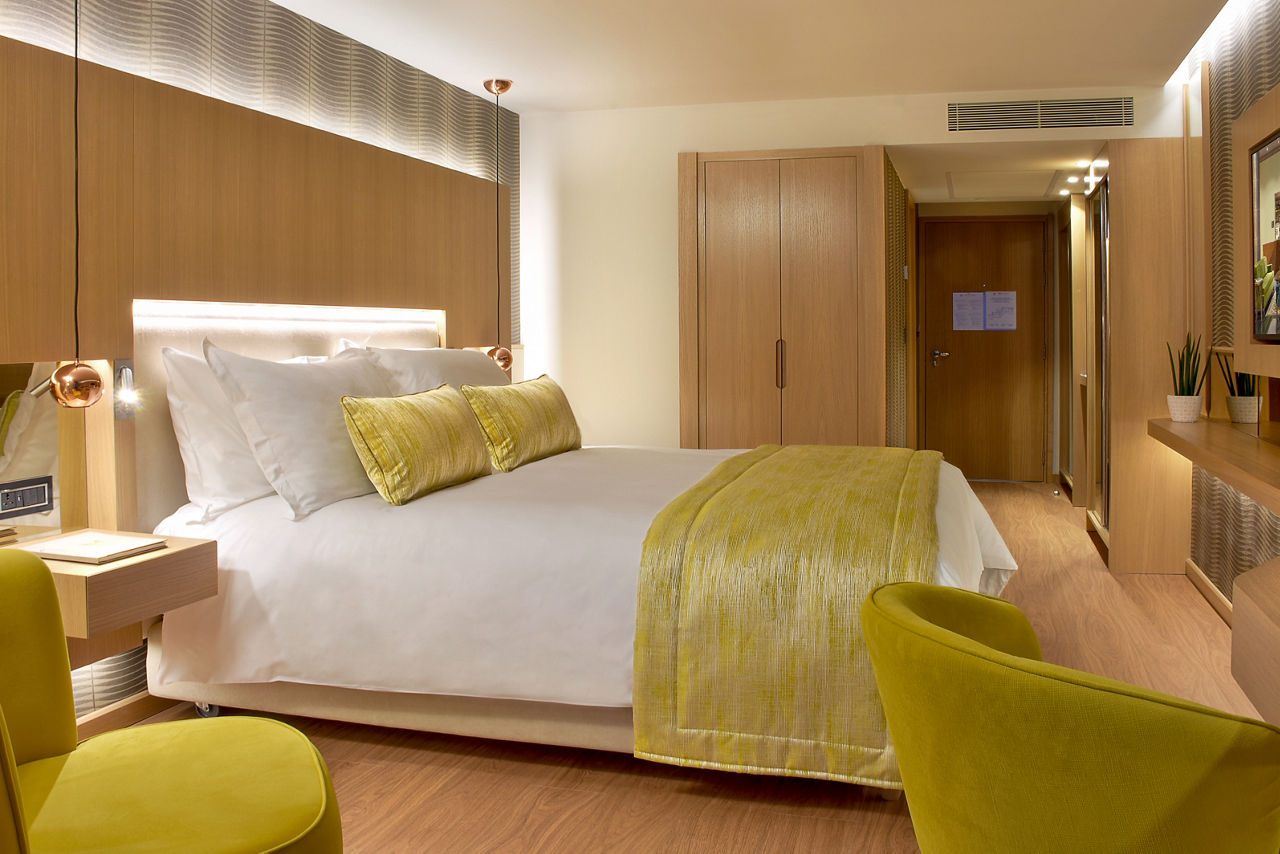 Maestral Resort & Casino