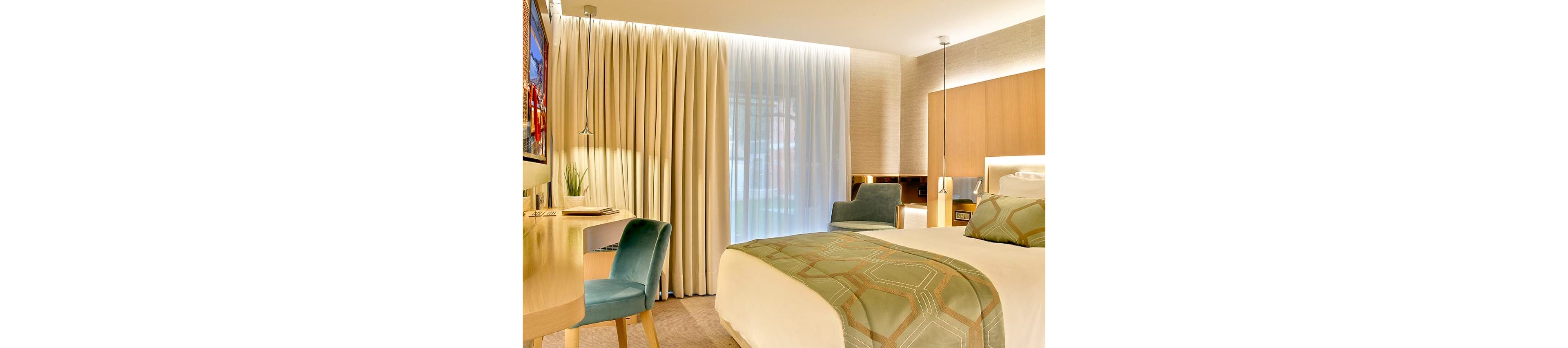 Maestral Resort & Casino