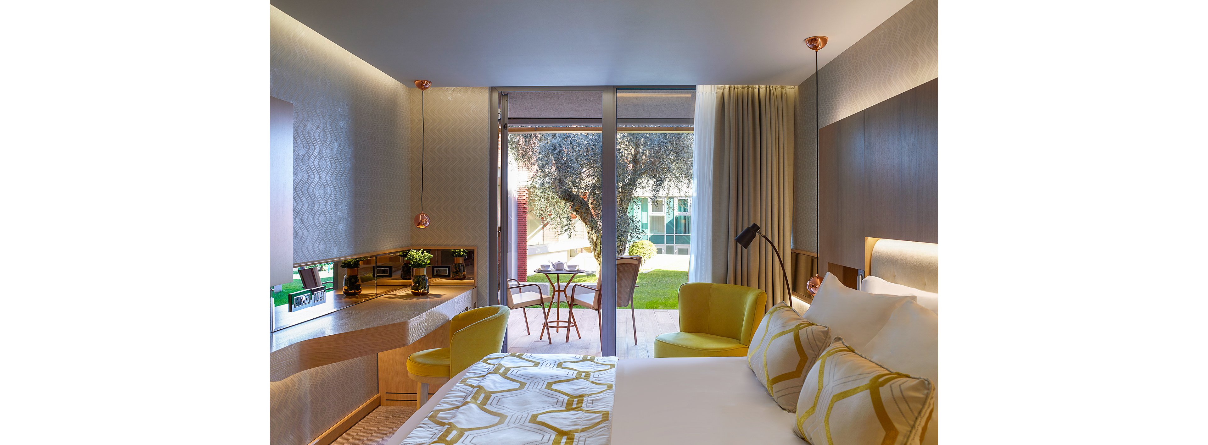 Maestral Resort & Casino