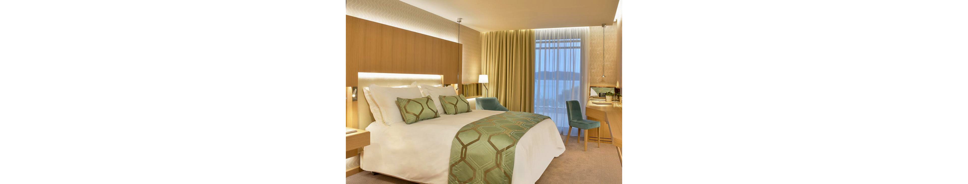 Maestral Resort & Casino