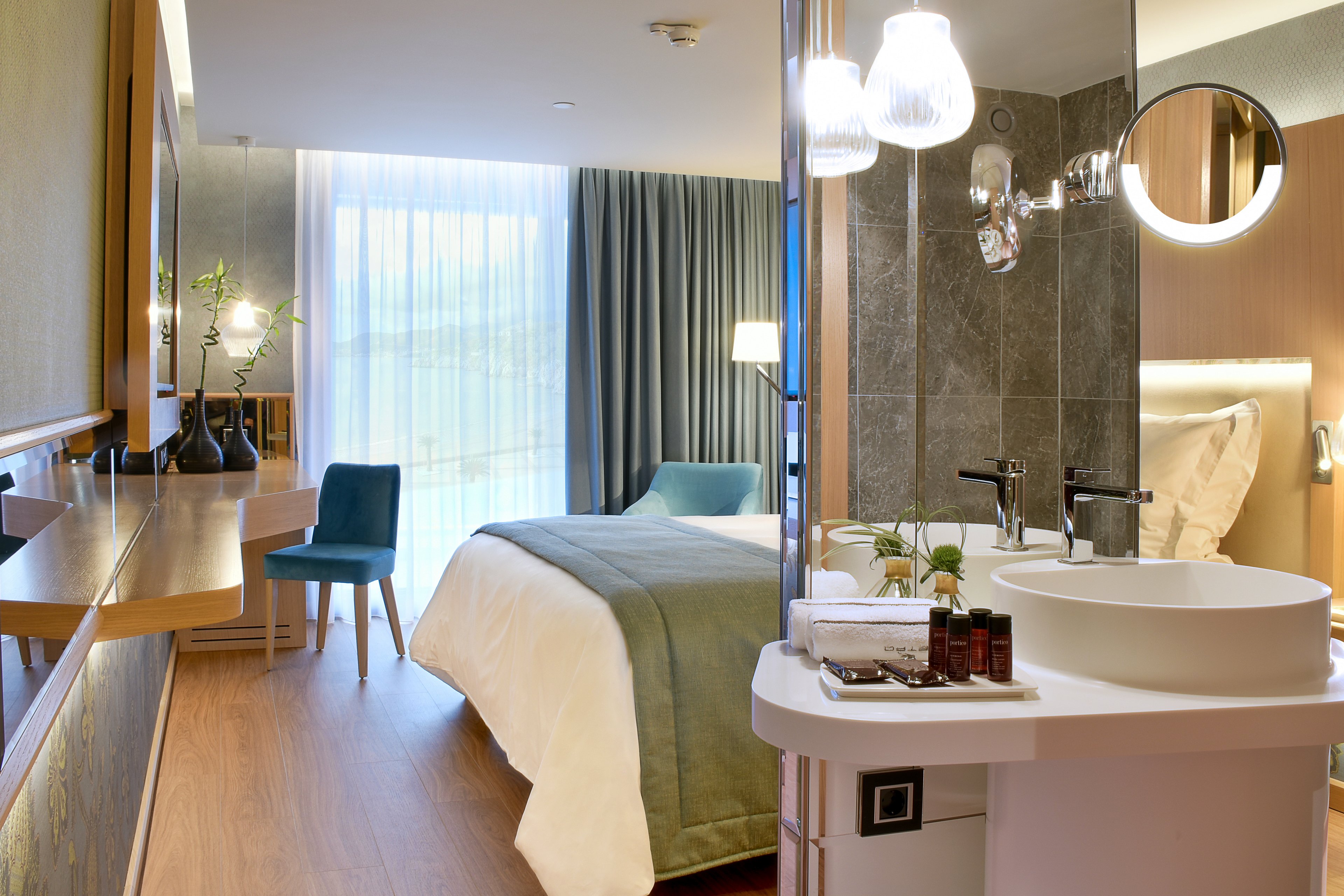 Maestral Resort & Casino