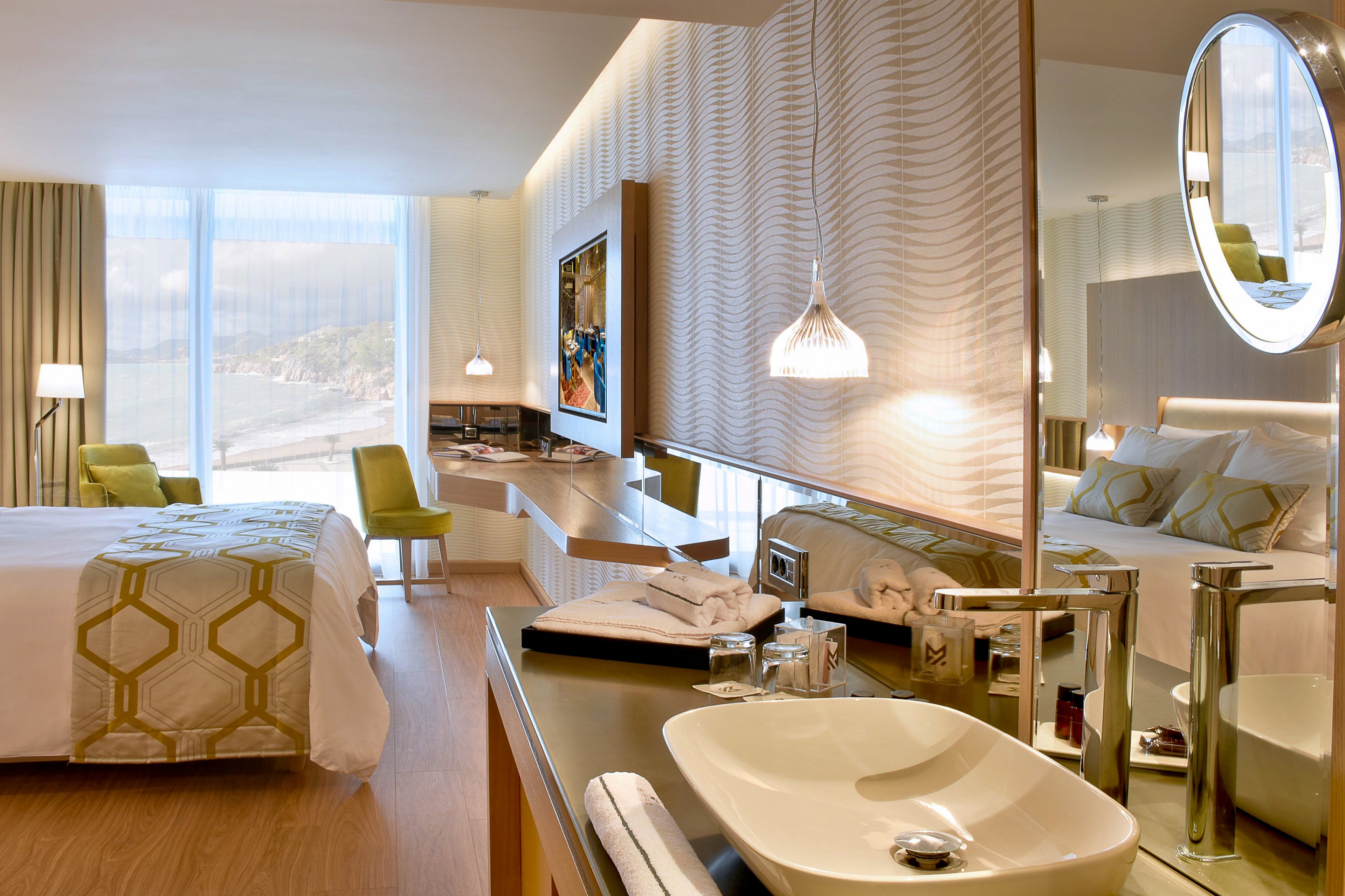 Maestral Resort & Casino