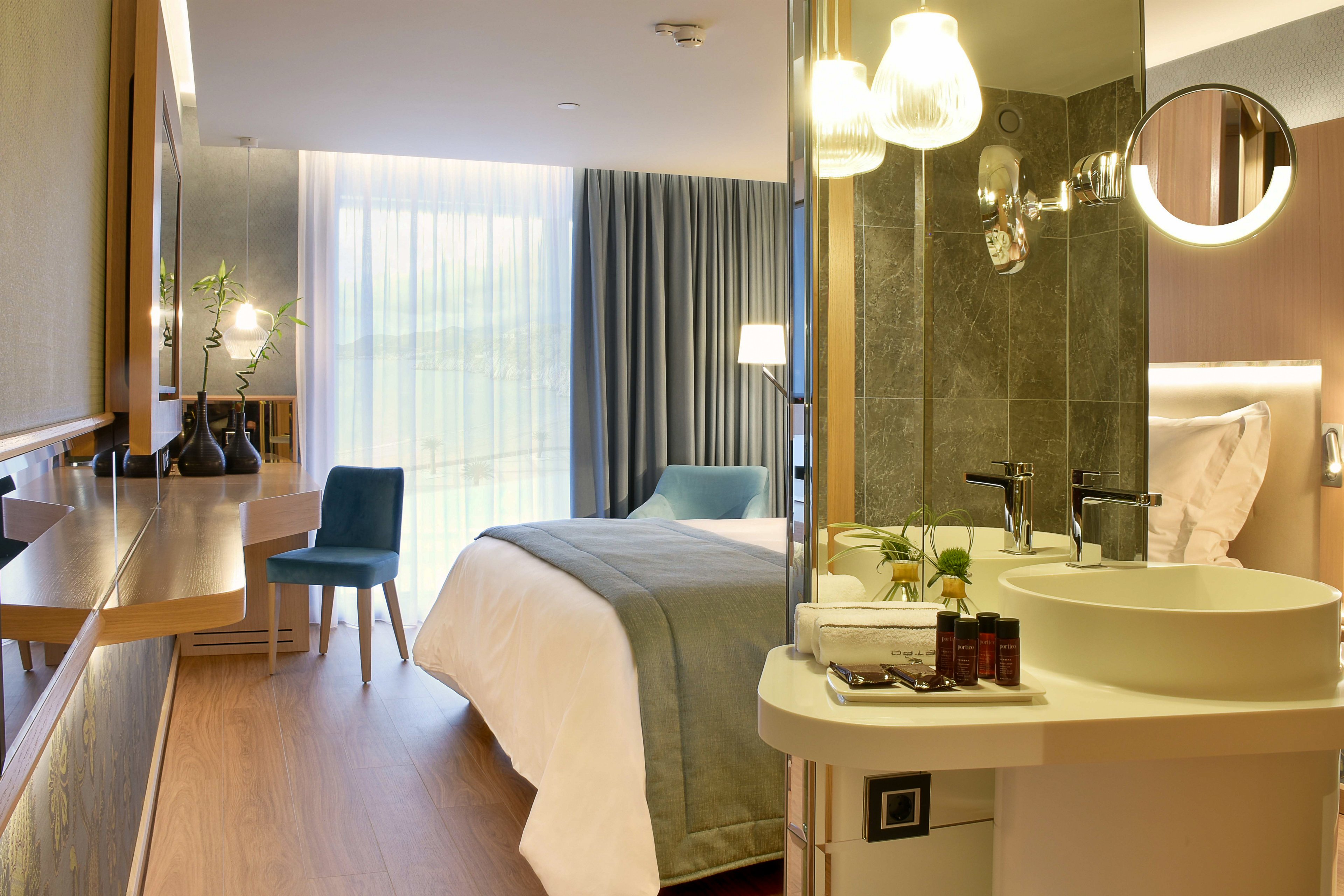 Maestral Resort & Casino