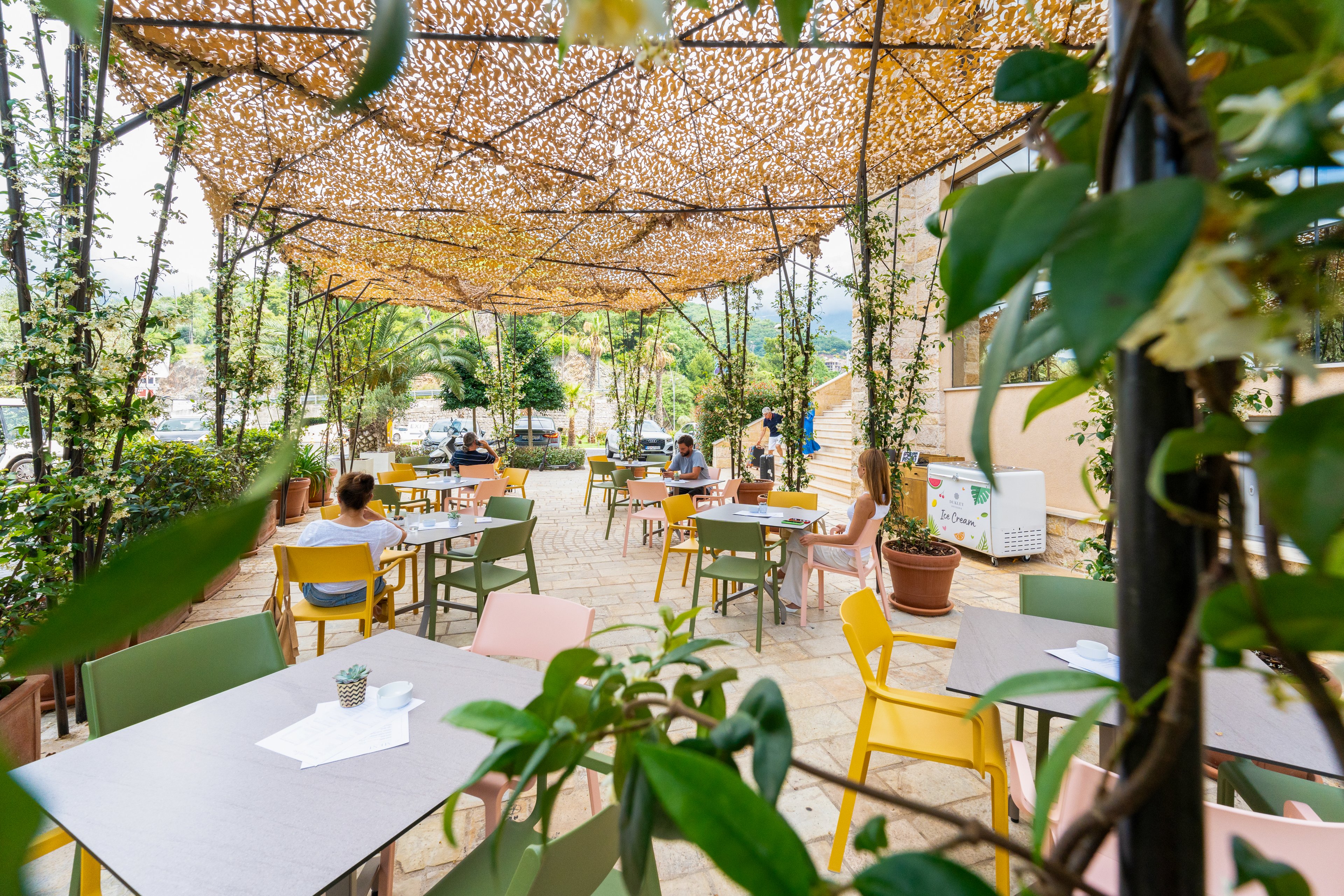 Harmonia Hotel by Dukley.