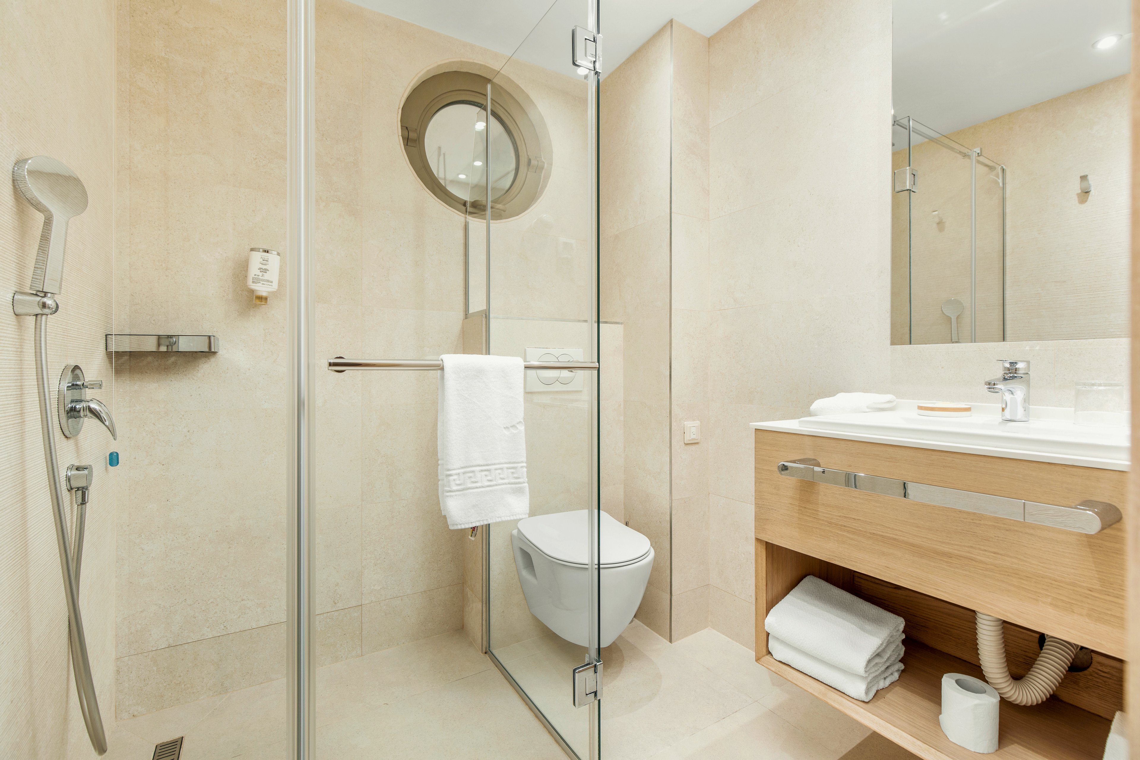 Harmonia Hotel by Dukley.