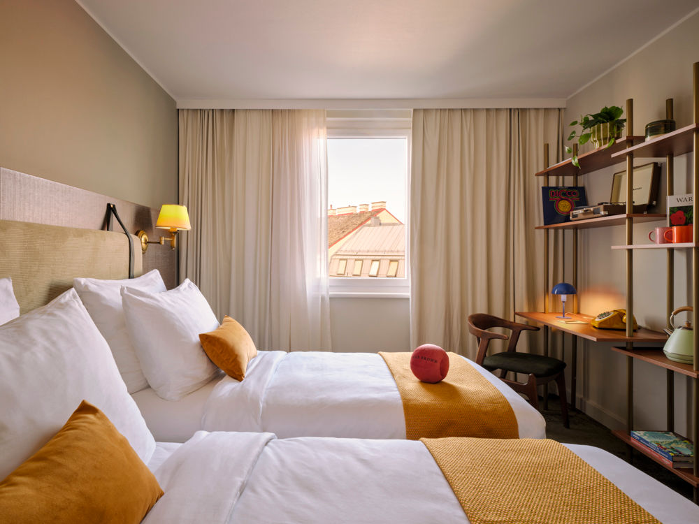 Max Brown 5th District - part of Sircle Collection