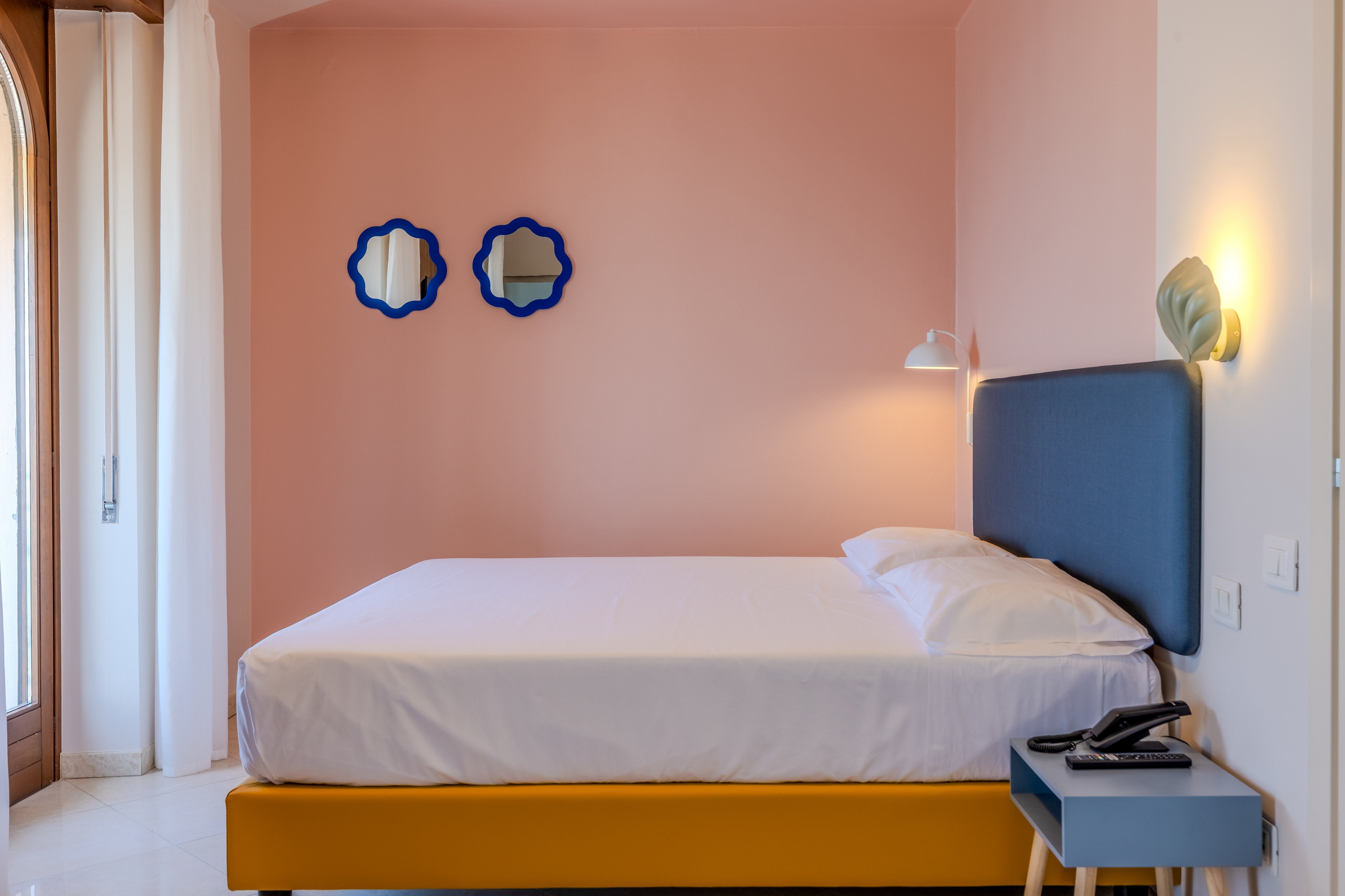 La Vista Postcard Hotel